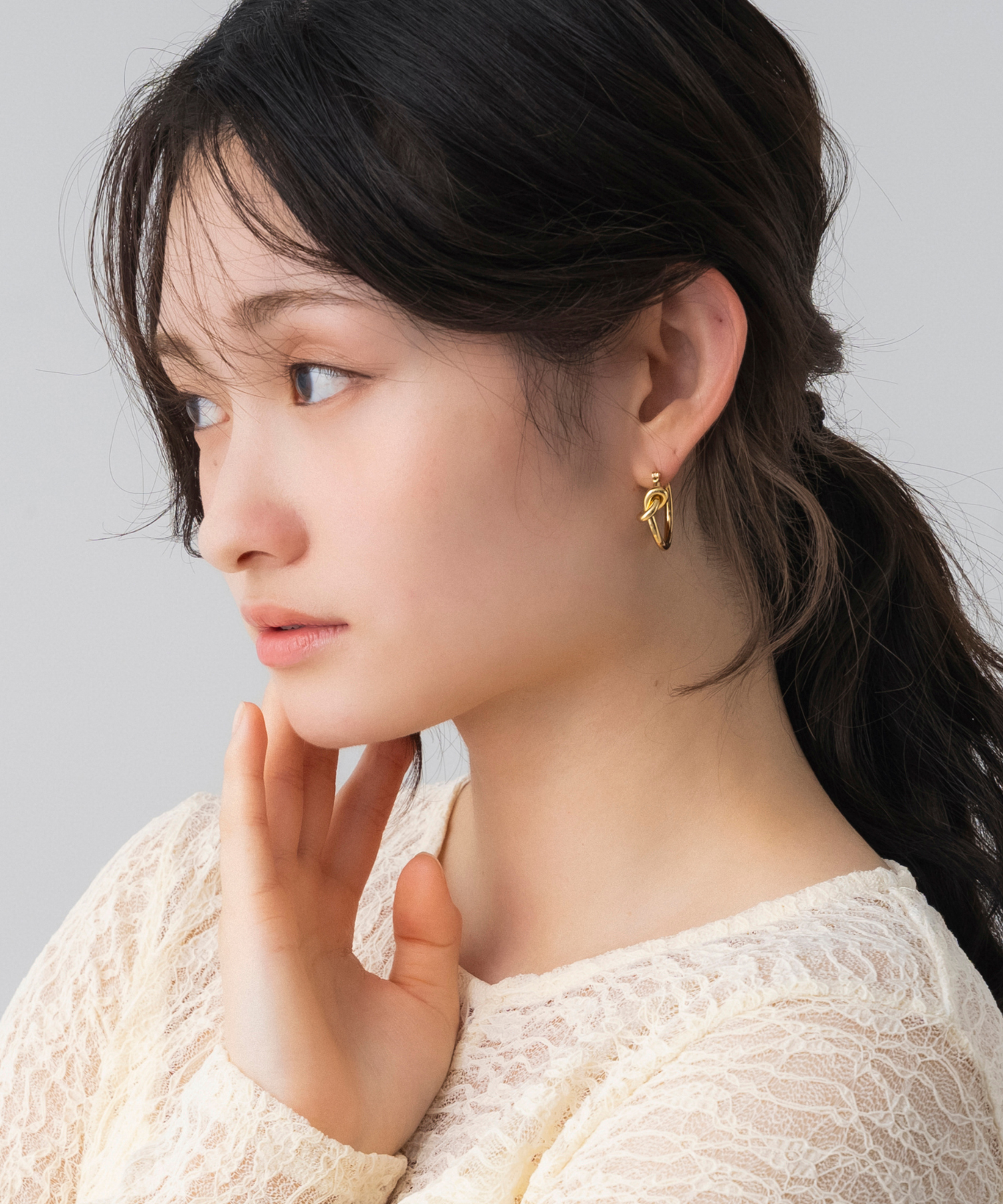 ノットアクセントフープピアス