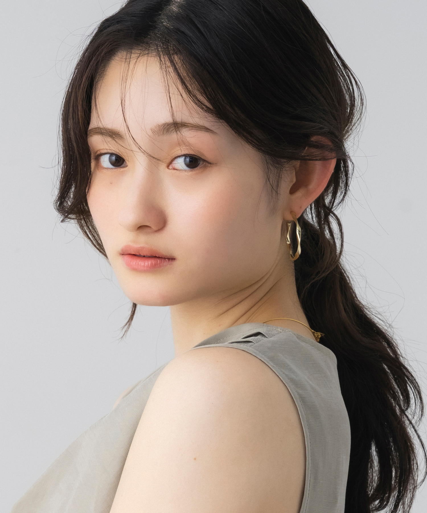 ツイストフープピアス