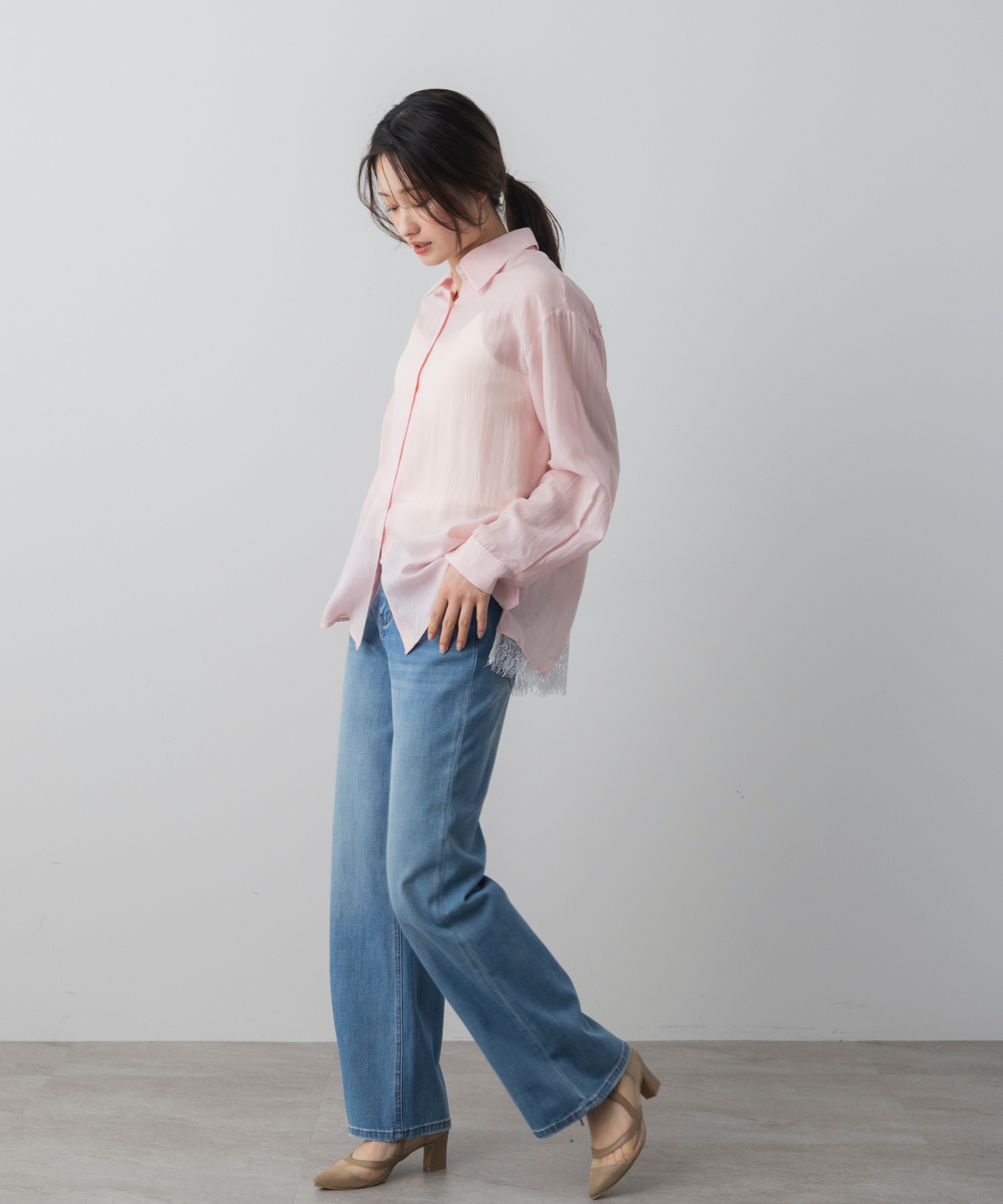 【6月下旬お届け】バックレースレイヤードシャツ