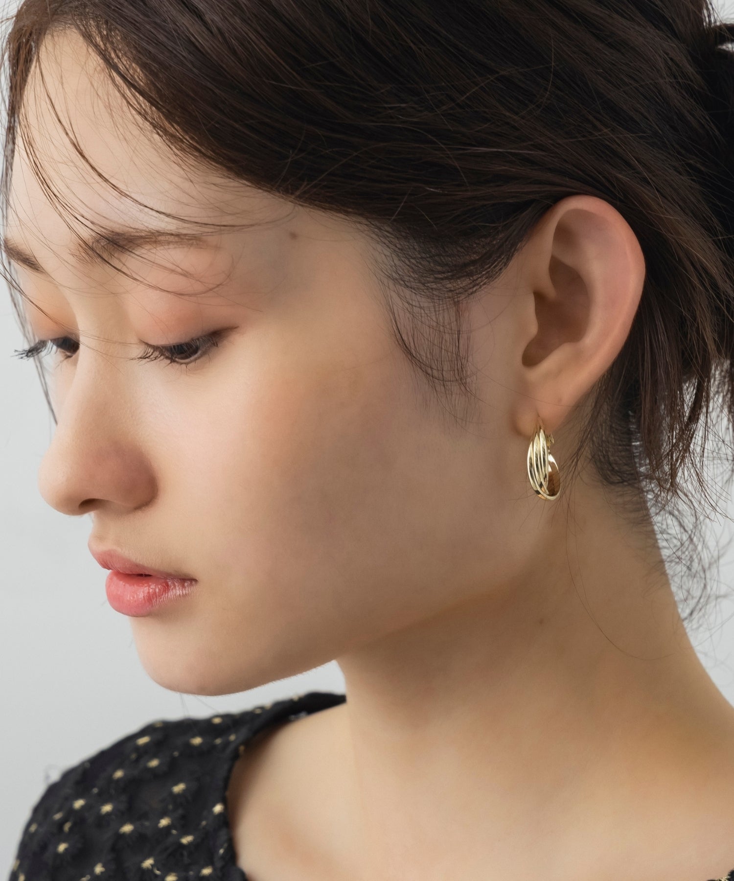クロスラインフープピアス