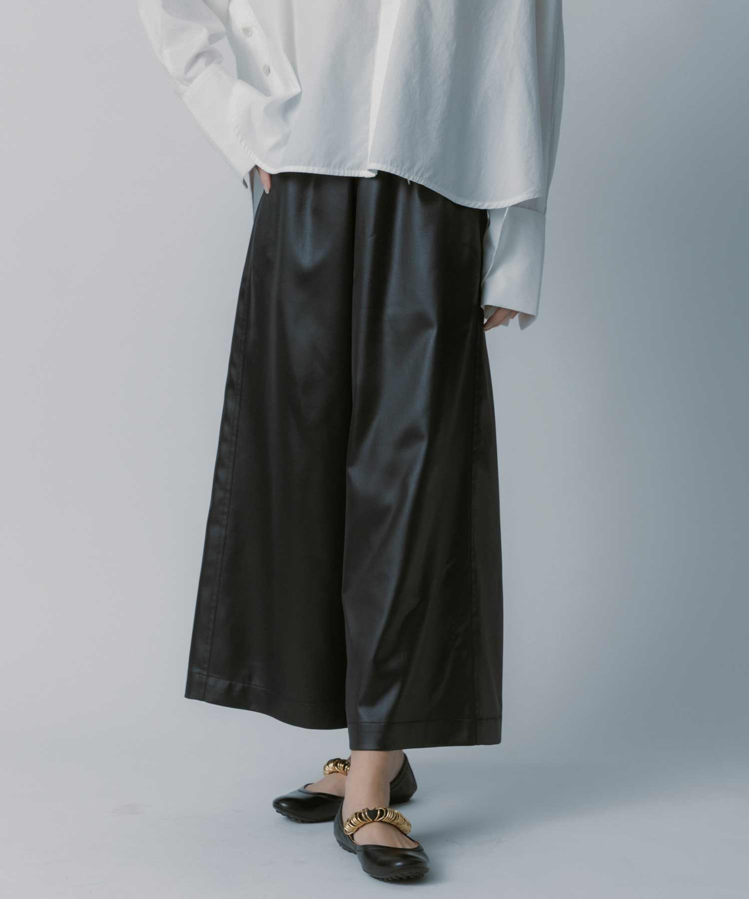 【2月中旬お届け】レザーライク チンツイージーパンツ