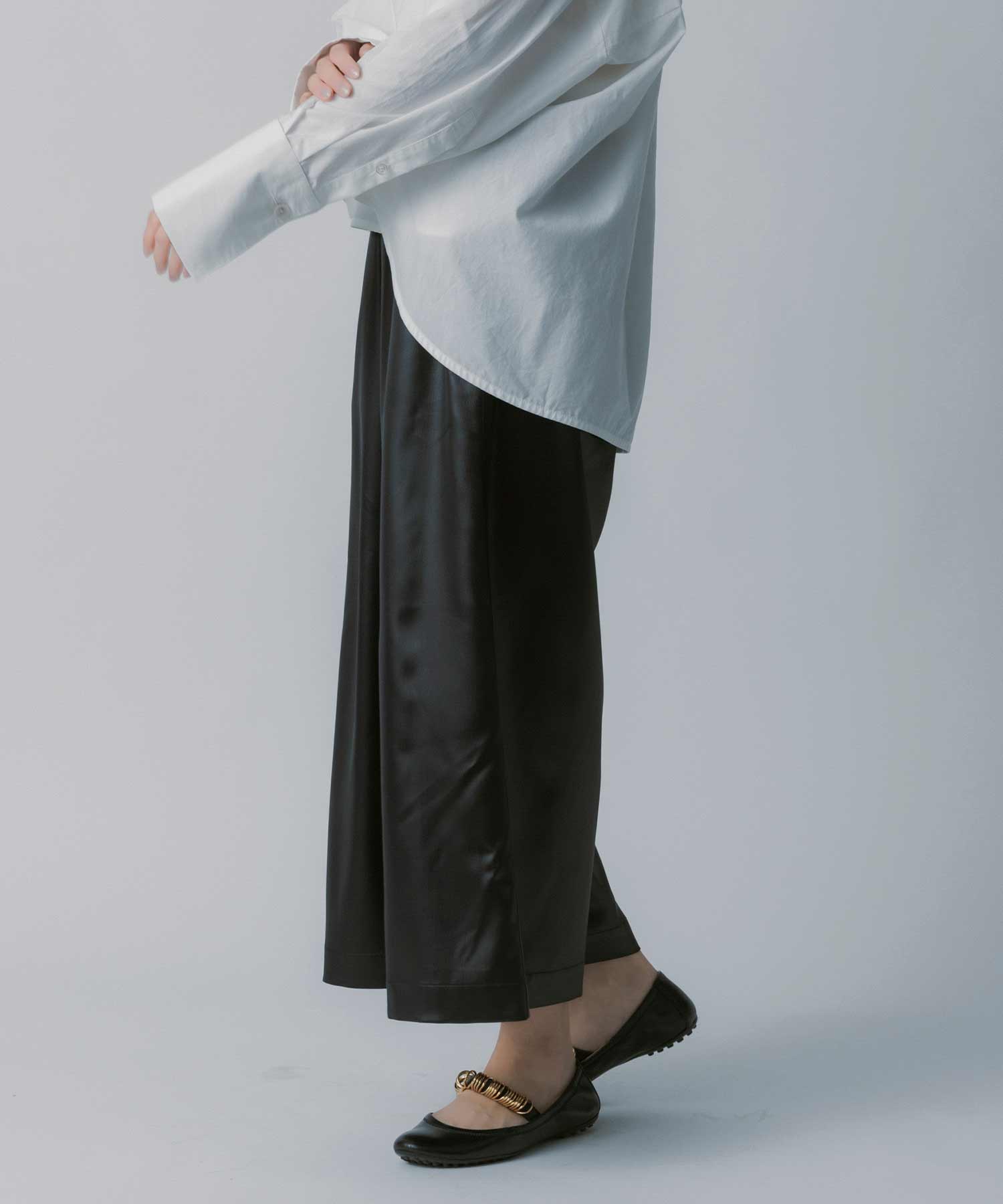 【2月中旬お届け】レザーライク チンツイージーパンツ