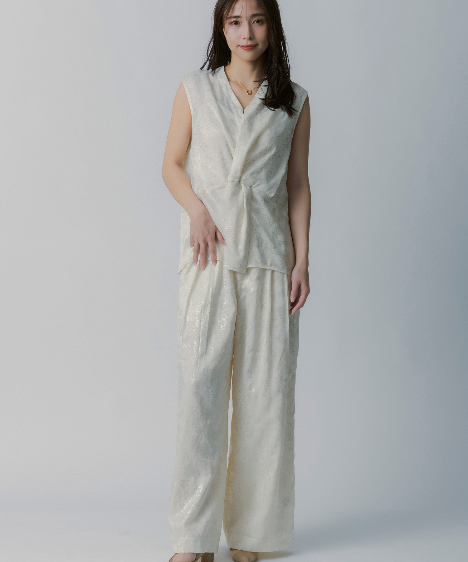 箔プリントタックパンツ