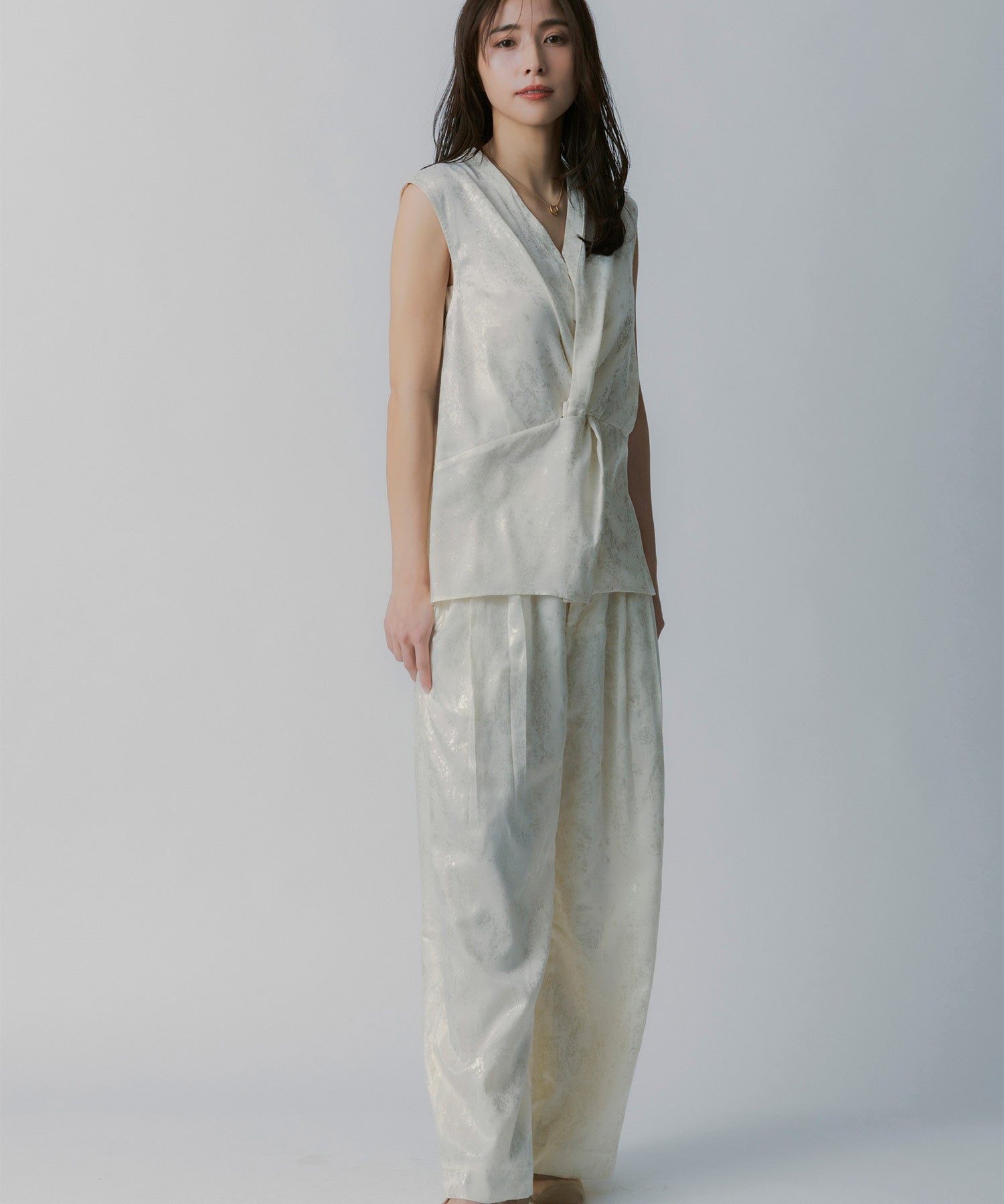 箔プリントタックパンツ