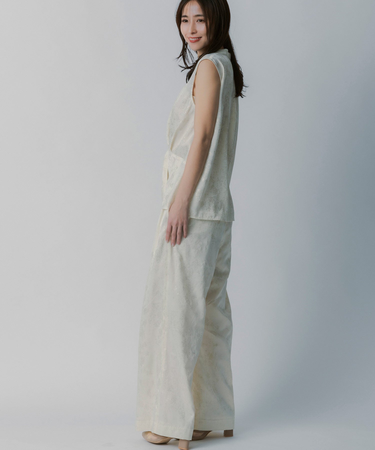 箔プリントタックパンツ