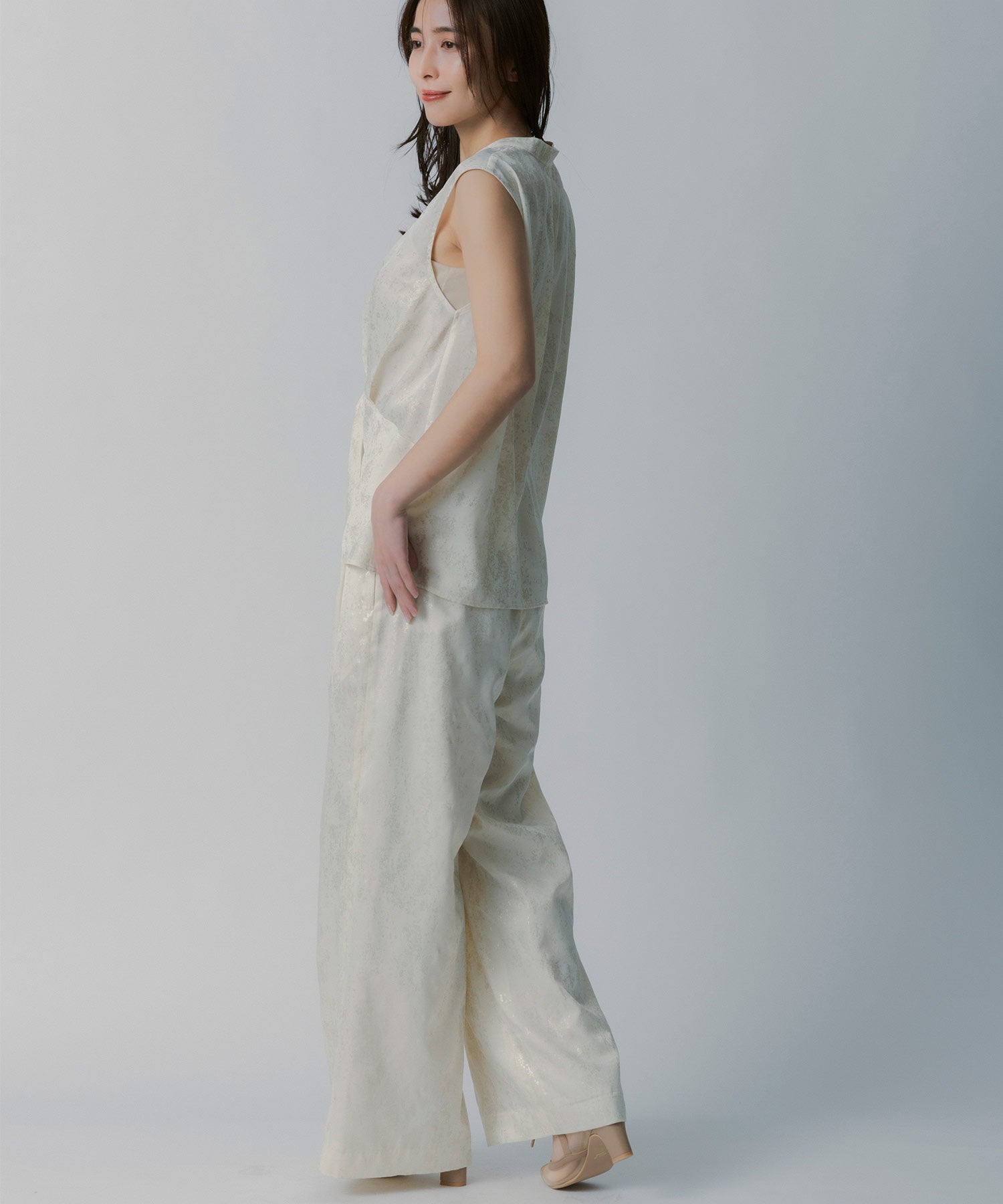 箔プリントタックパンツ