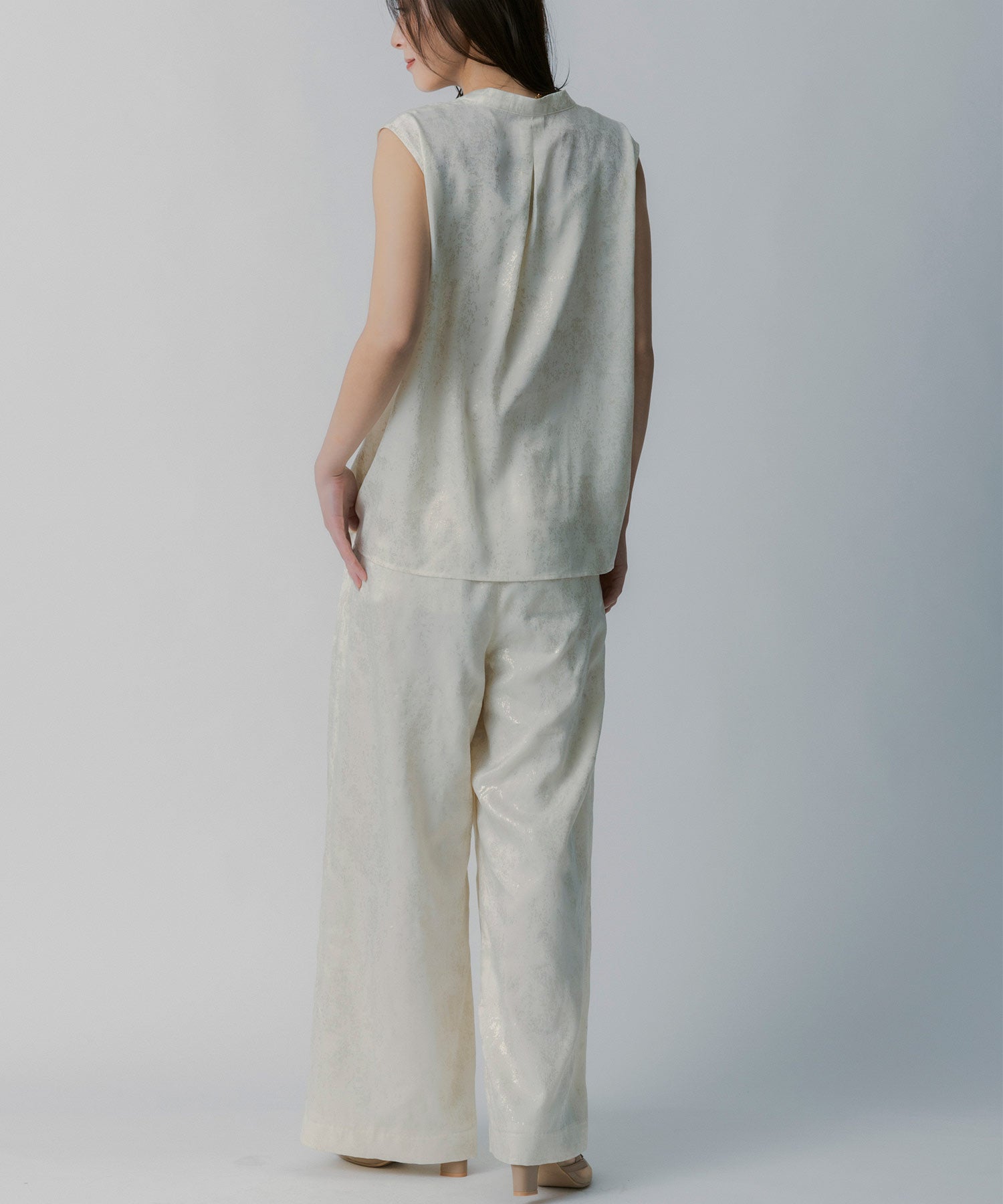 箔プリントタックパンツ