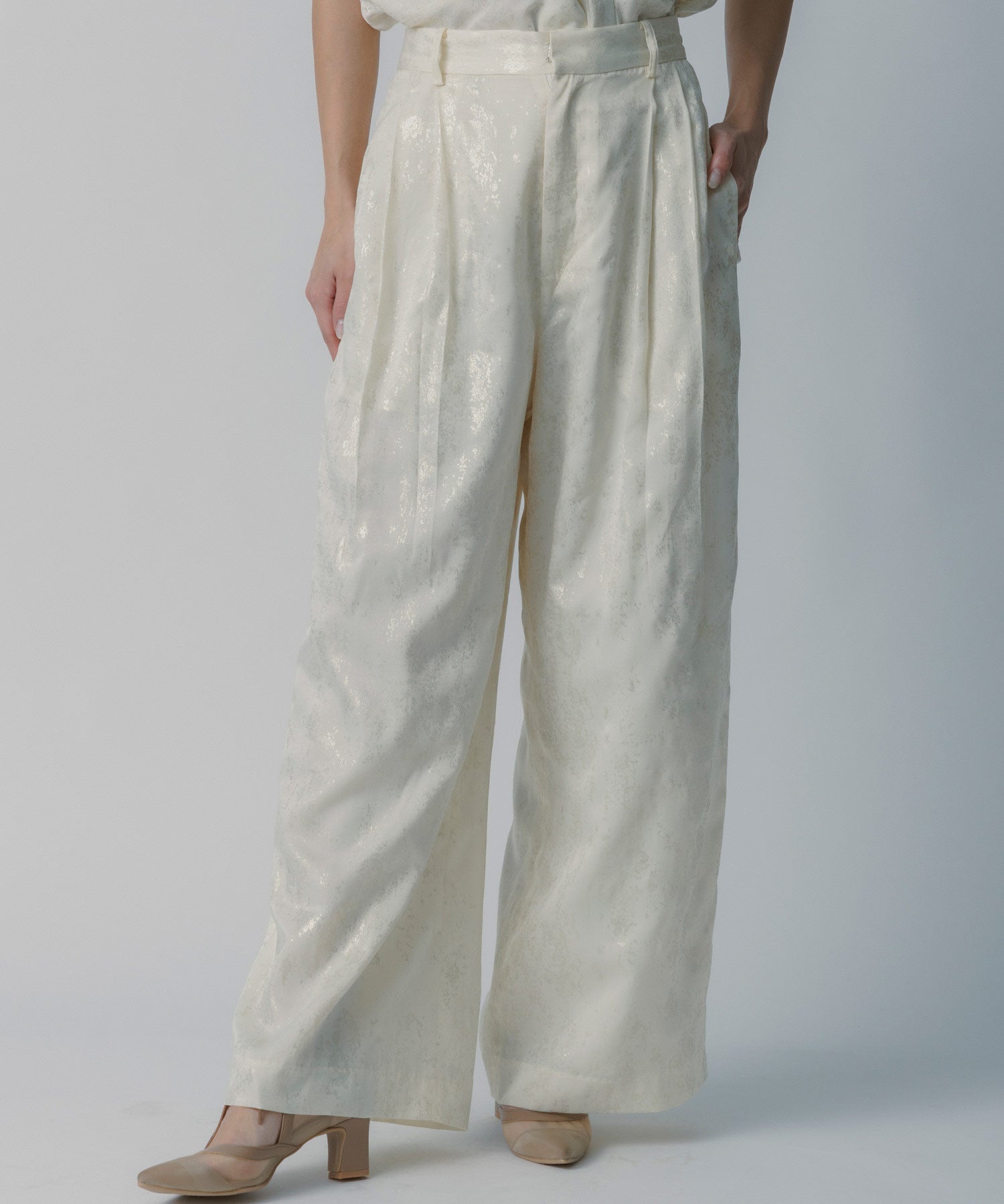 箔プリントタックパンツ