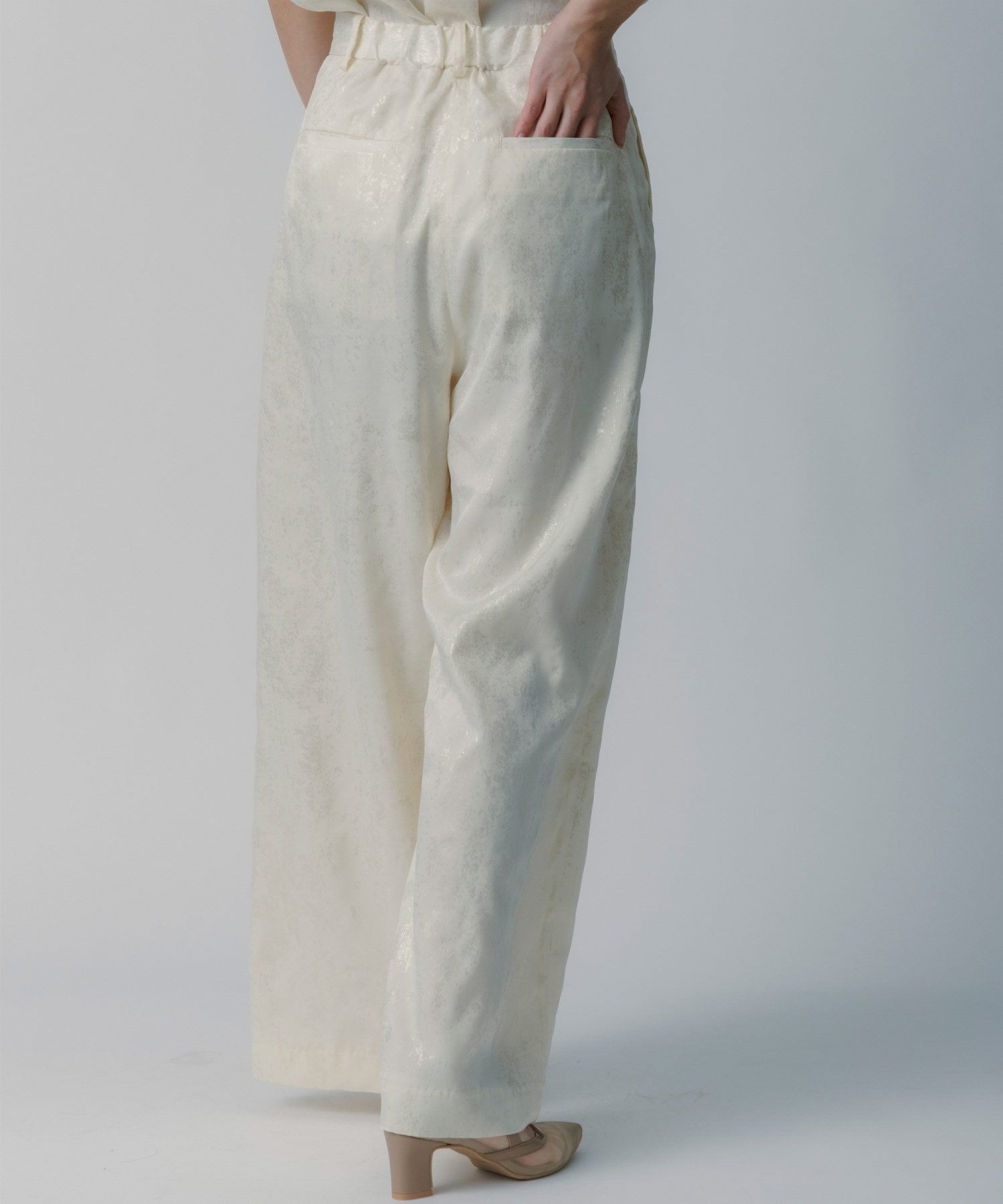 箔プリントタックパンツ