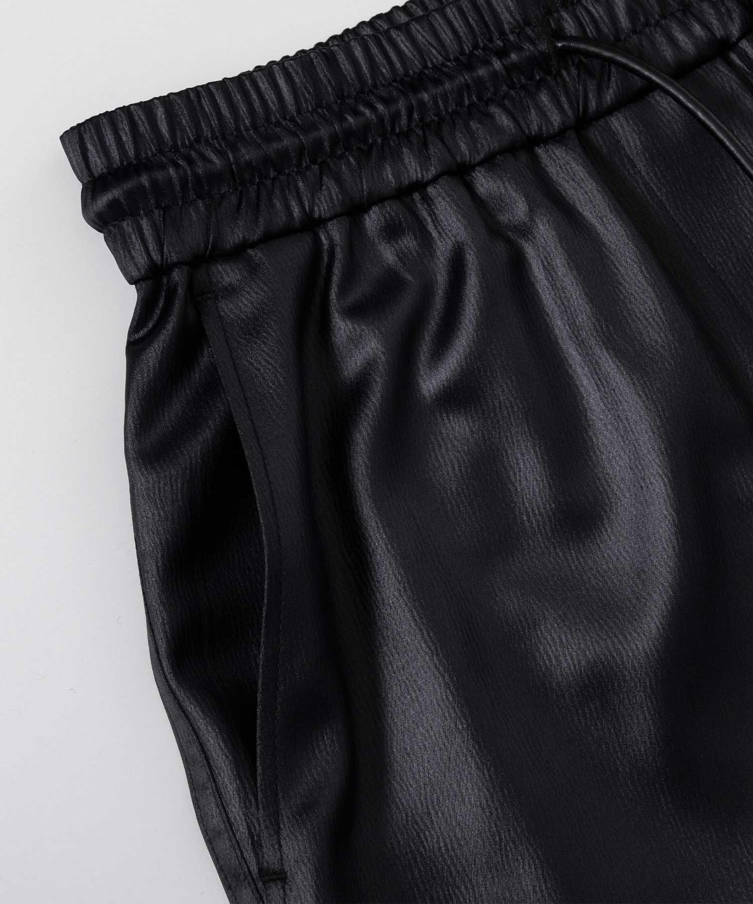 【2月中旬お届け】レザーライク チンツイージーパンツ