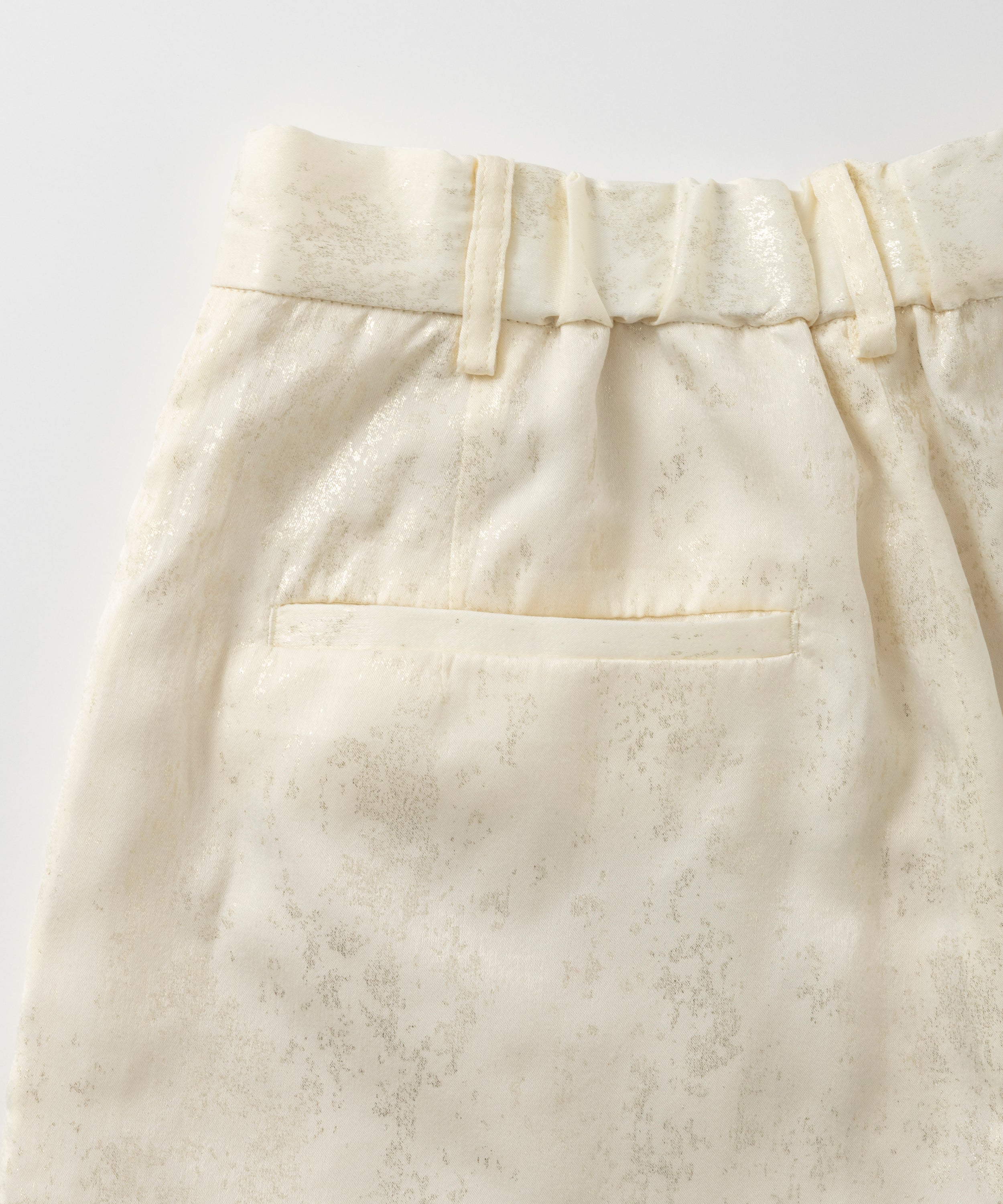 箔プリントタックパンツ