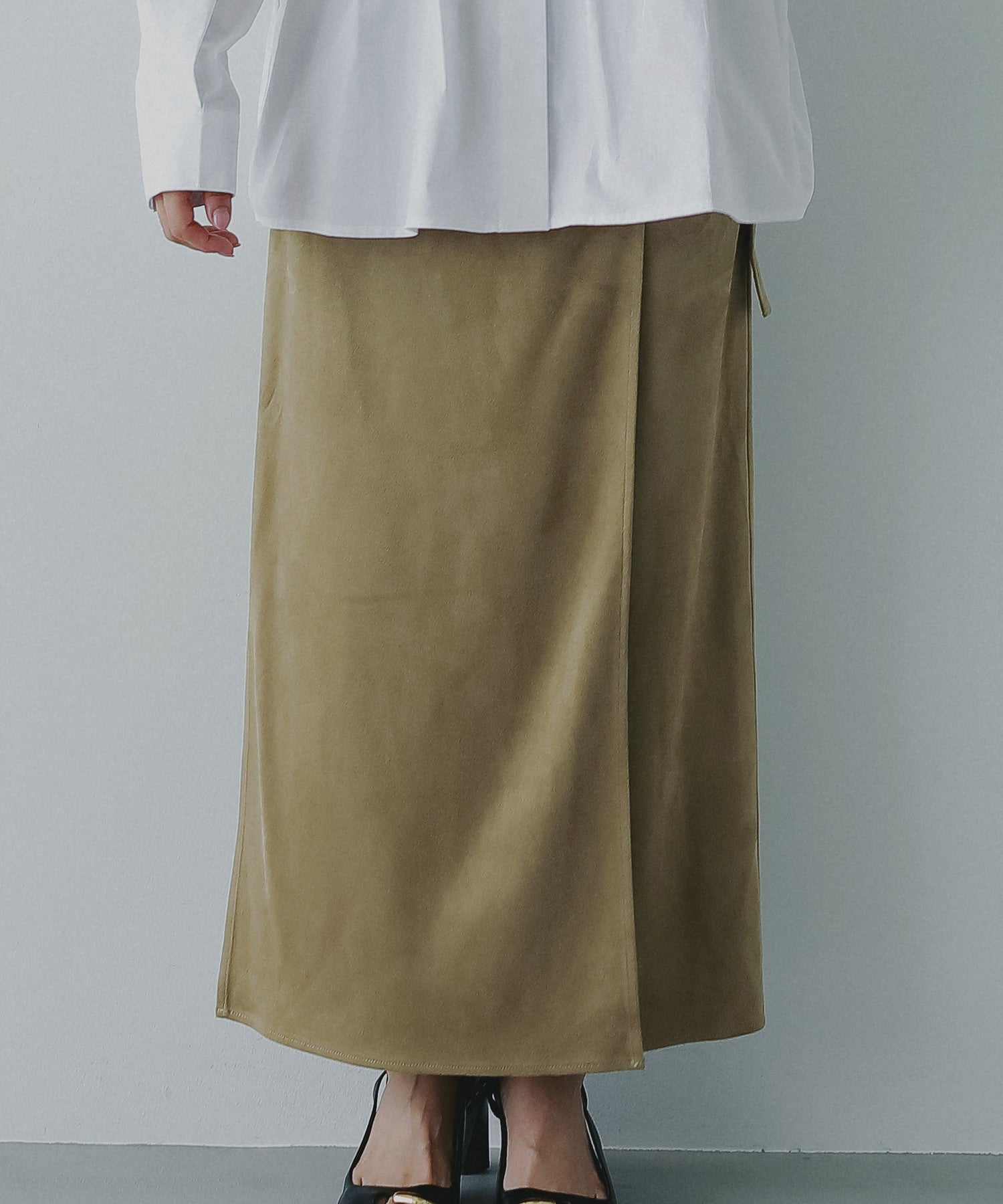 スエードラップタイトスカート