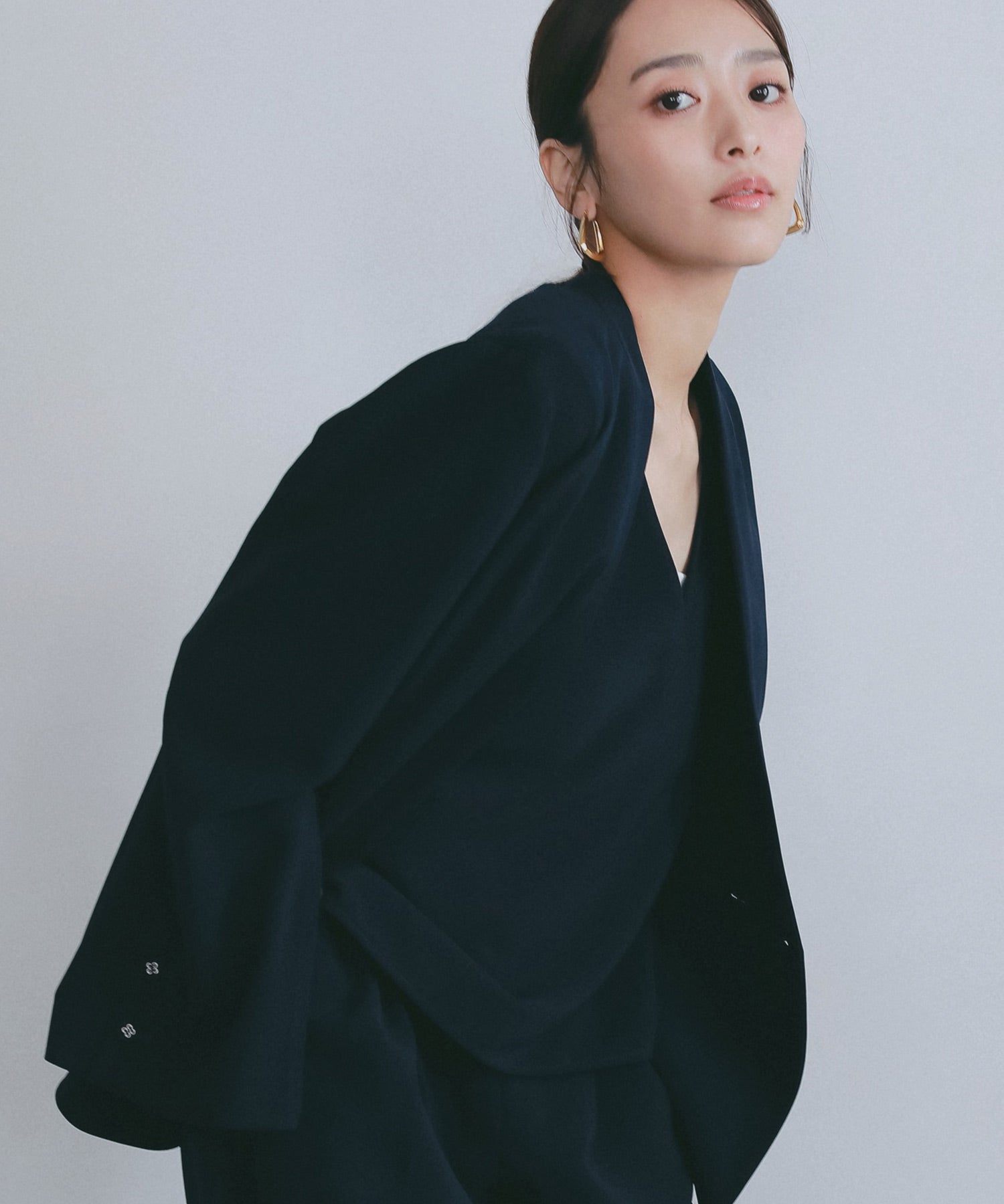 イージーレイヤードVネックジレ【セレモニー/オケージョン】