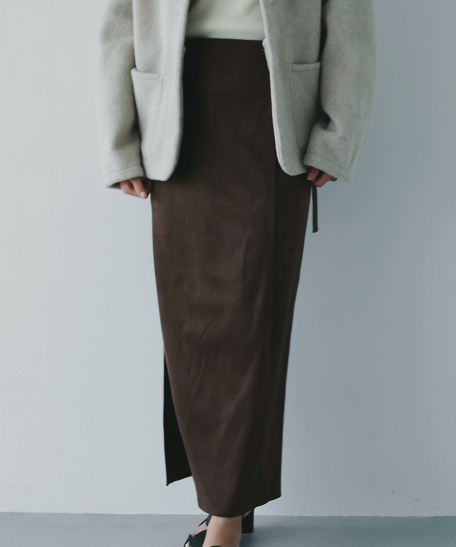 スエードラップタイトスカート