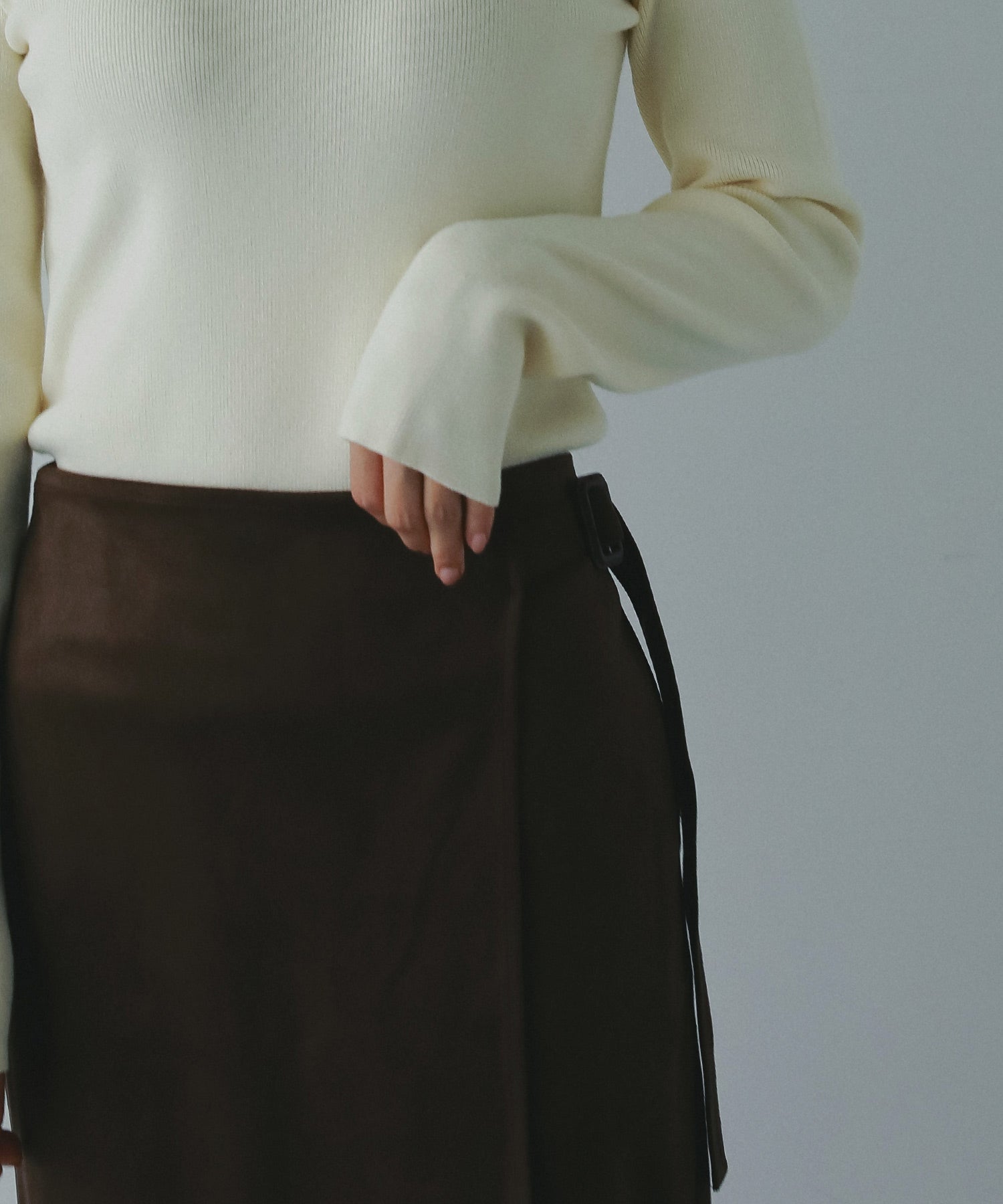 スエードラップタイトスカート