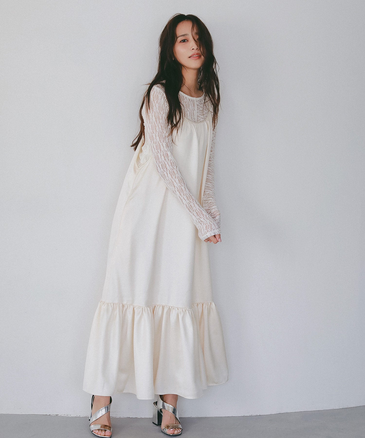 2月上旬お届け】レザーライク キャミソールワンピース｜AJUGA