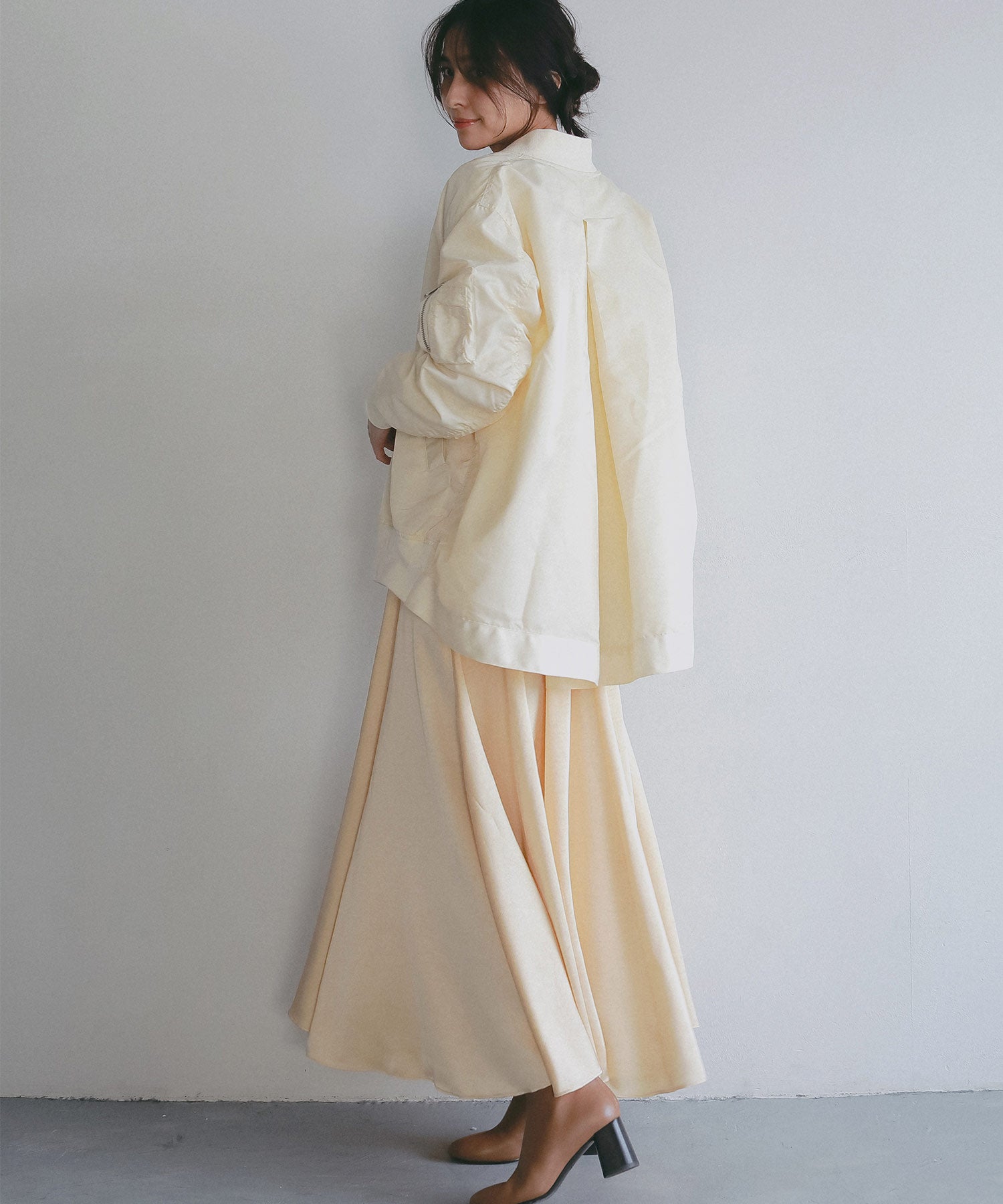 スムースサテンフレアスカート