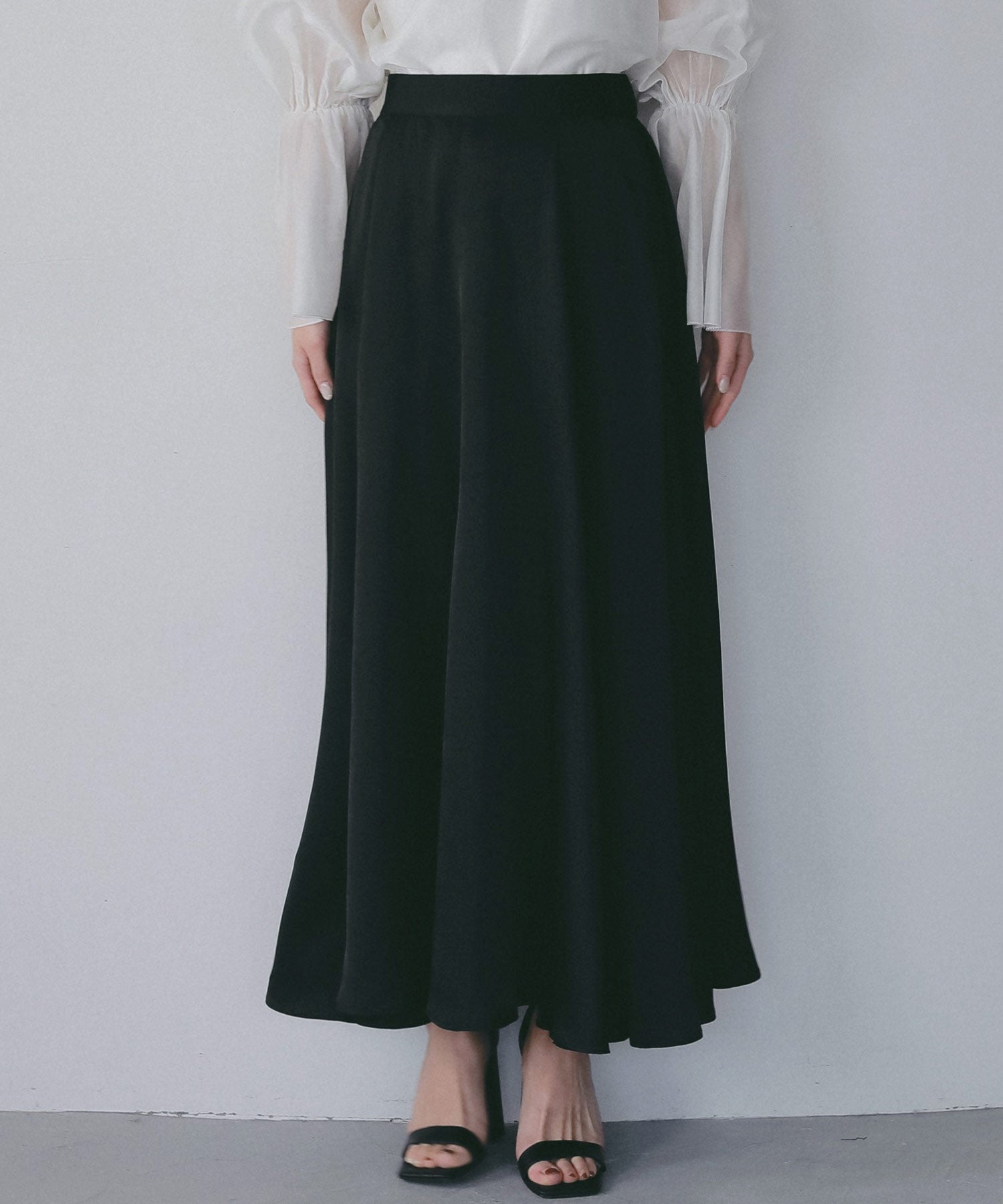 スムースサテンフレアスカート