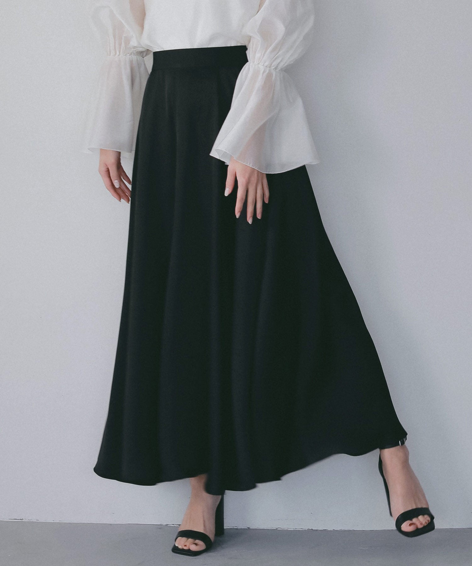 スムースサテンフレアスカート