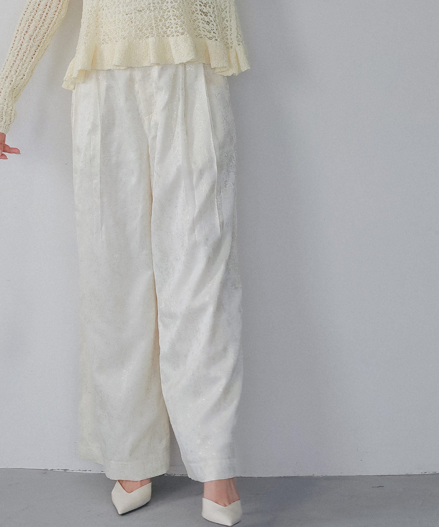 箔プリントタックパンツ