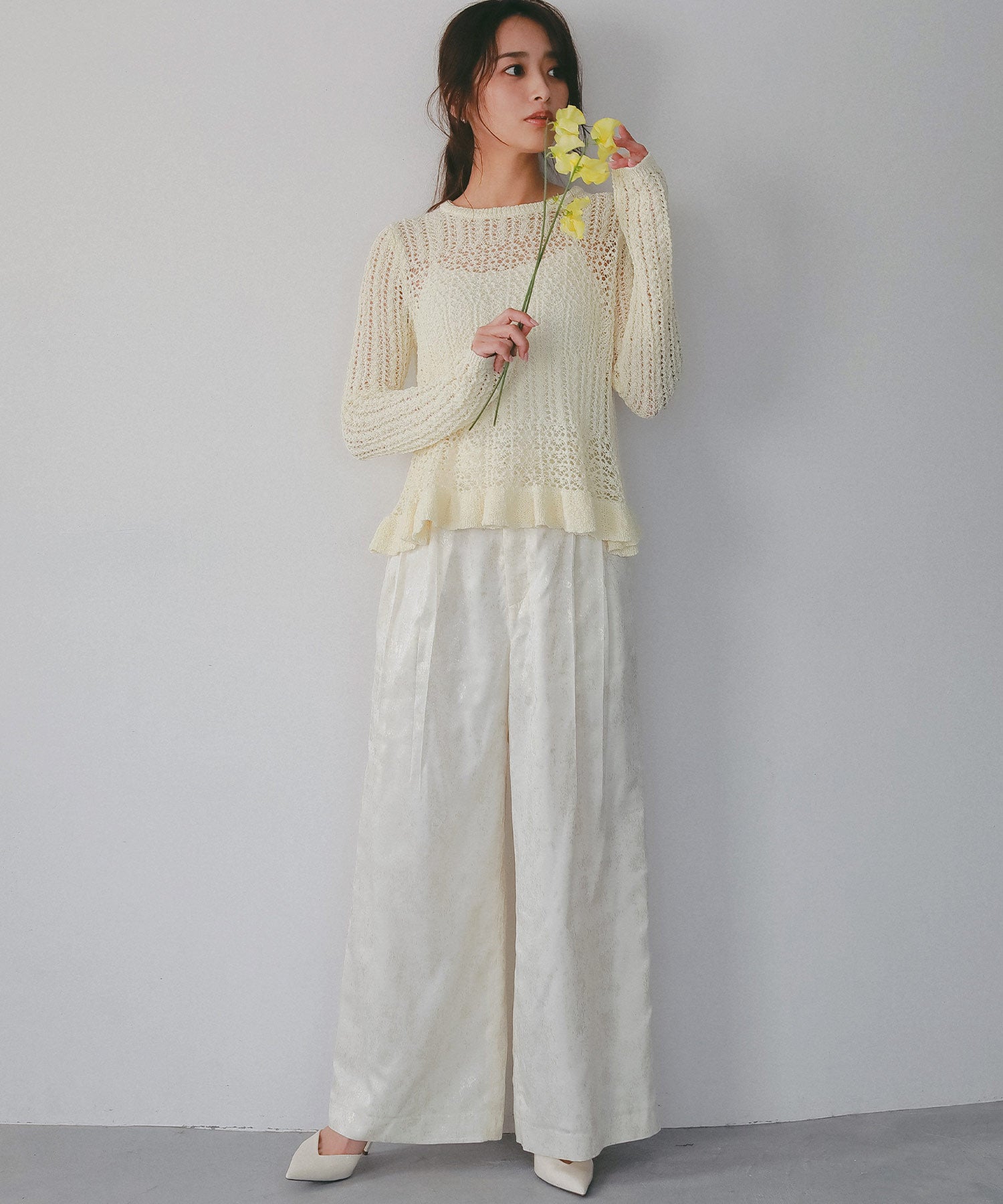 箔プリントタックパンツ