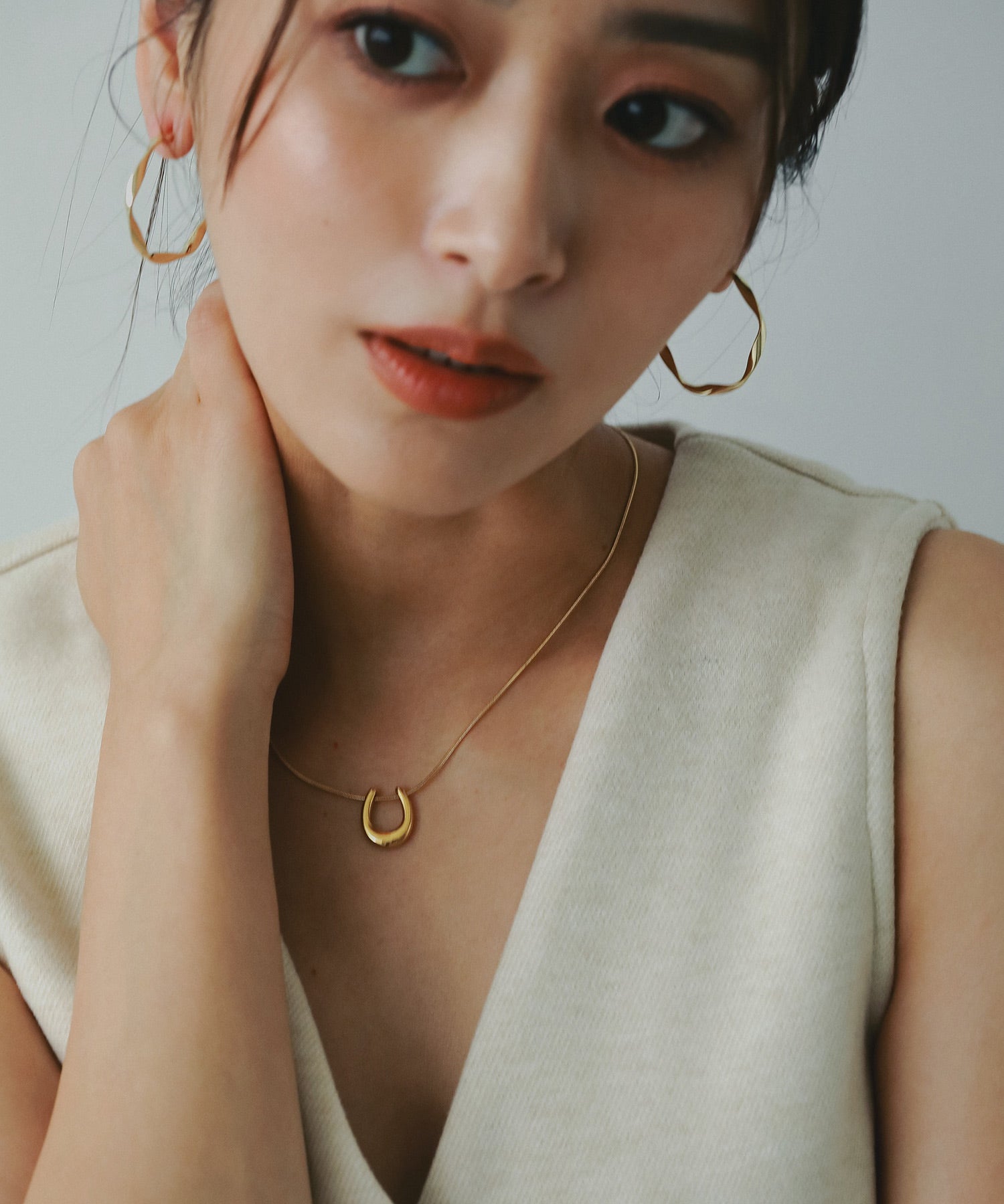 ツイストフープピアス