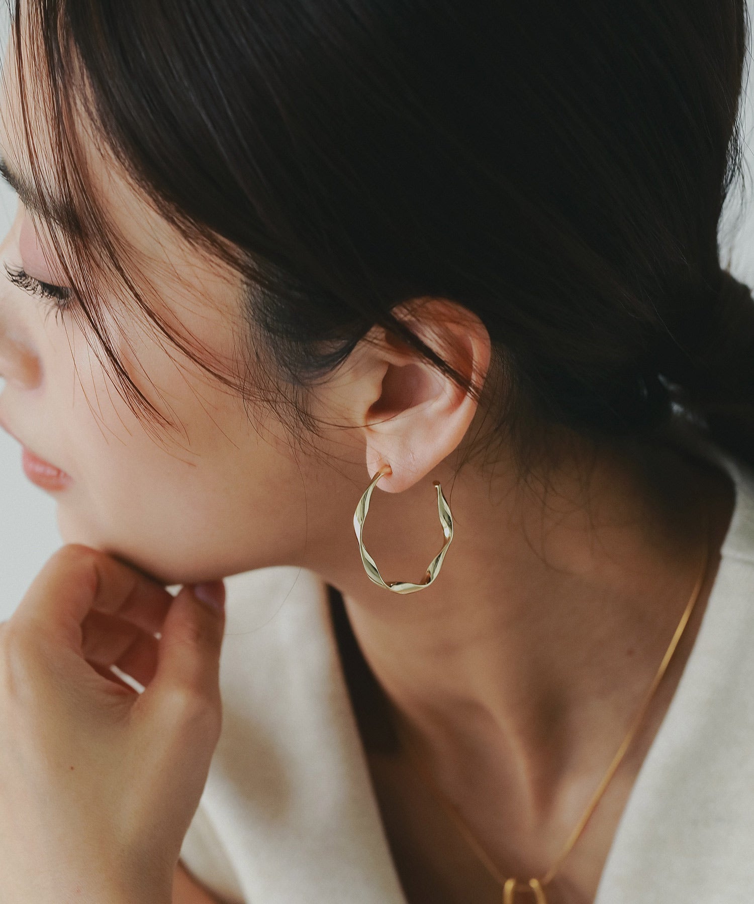 ツイストフープピアス