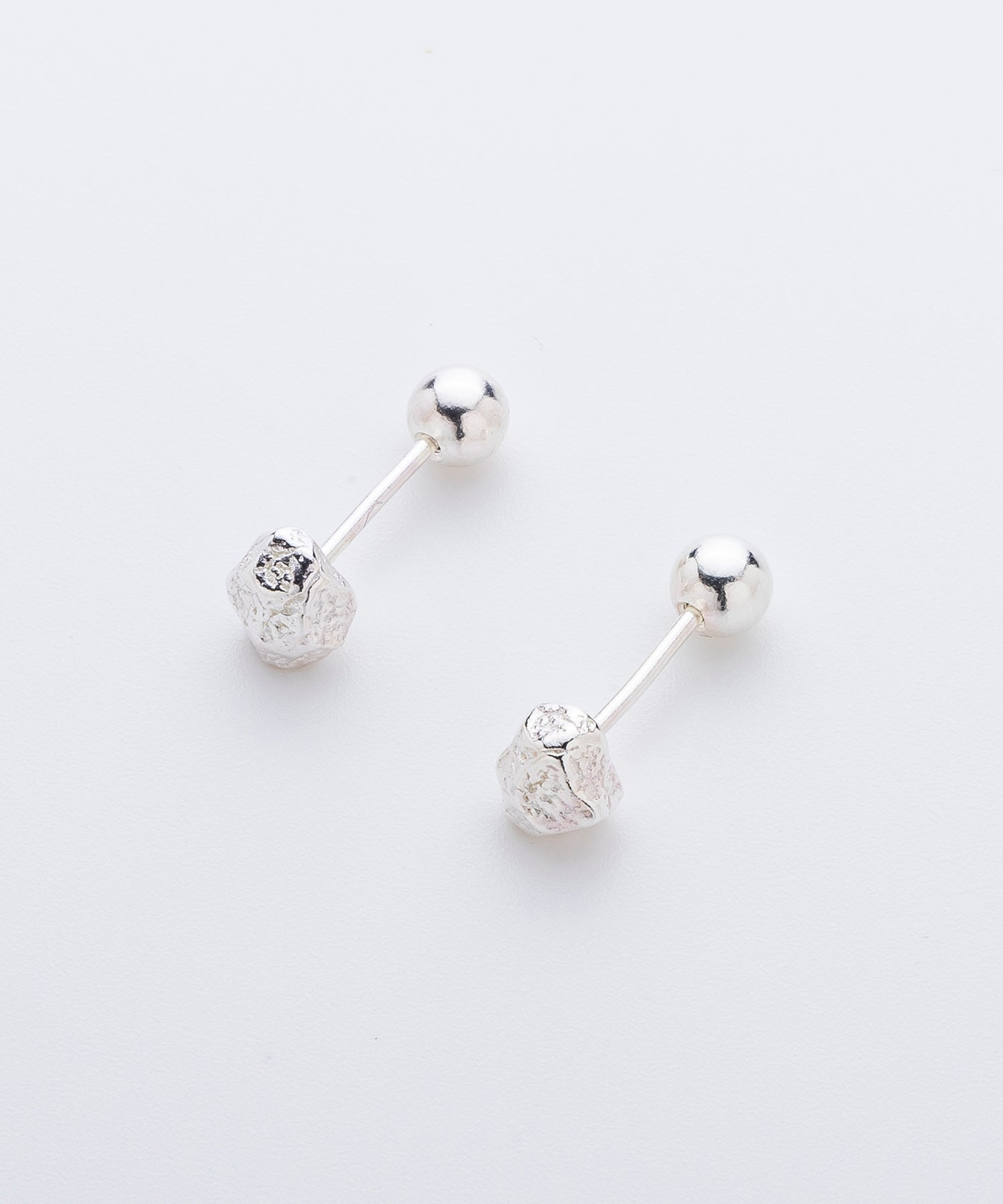 ミニマルスタッドシルバー925ピアス