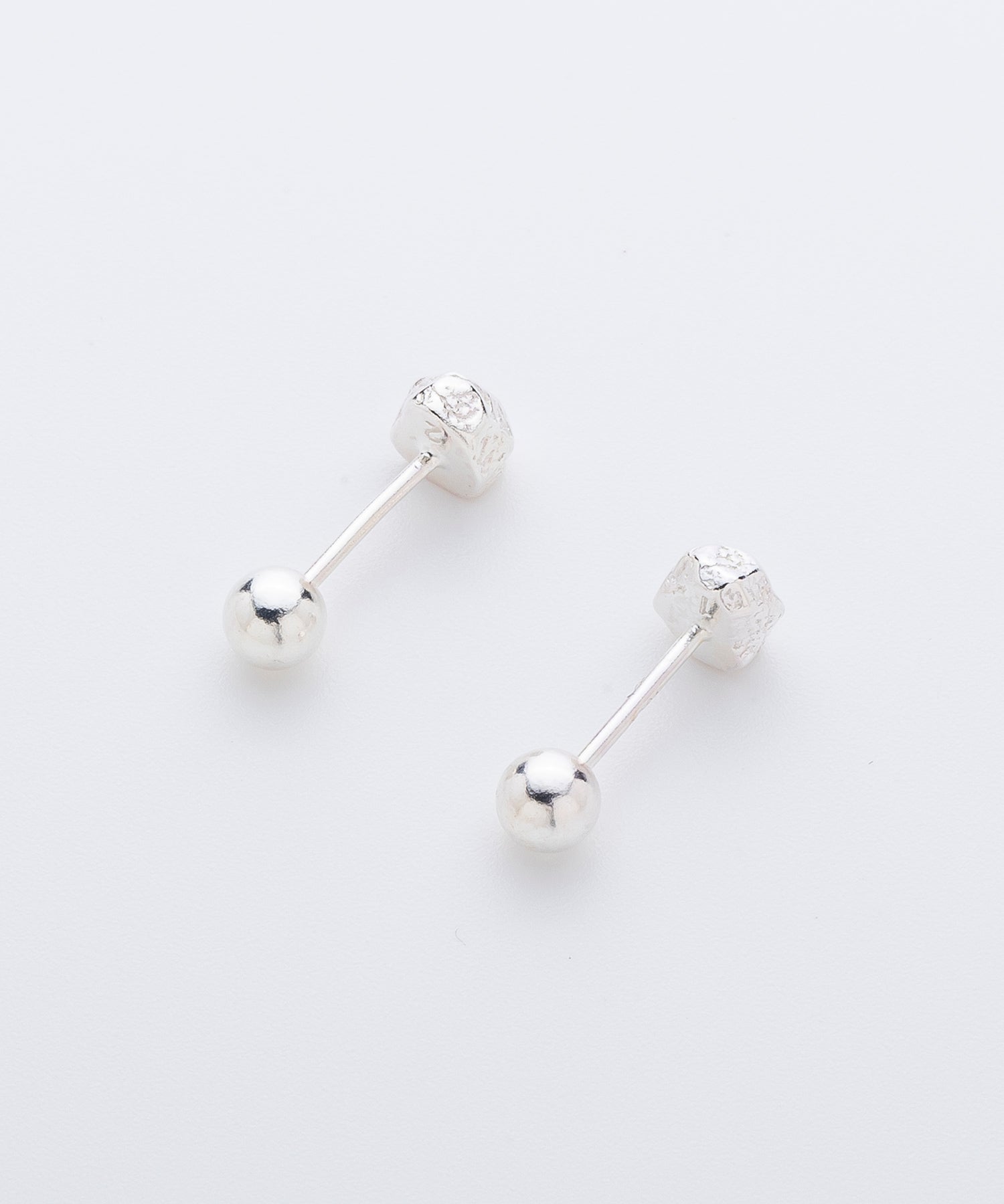 ミニマルスタッドシルバー925ピアス
