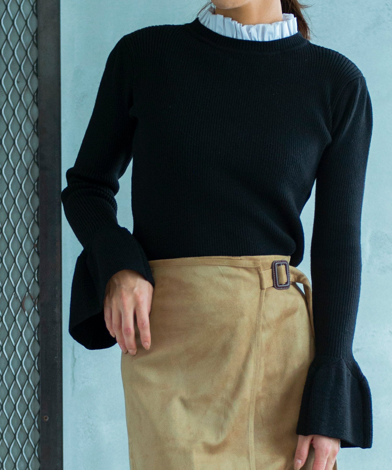 【11月下旬お届け予約商品】2WAYメロウハイネック衿付きニット