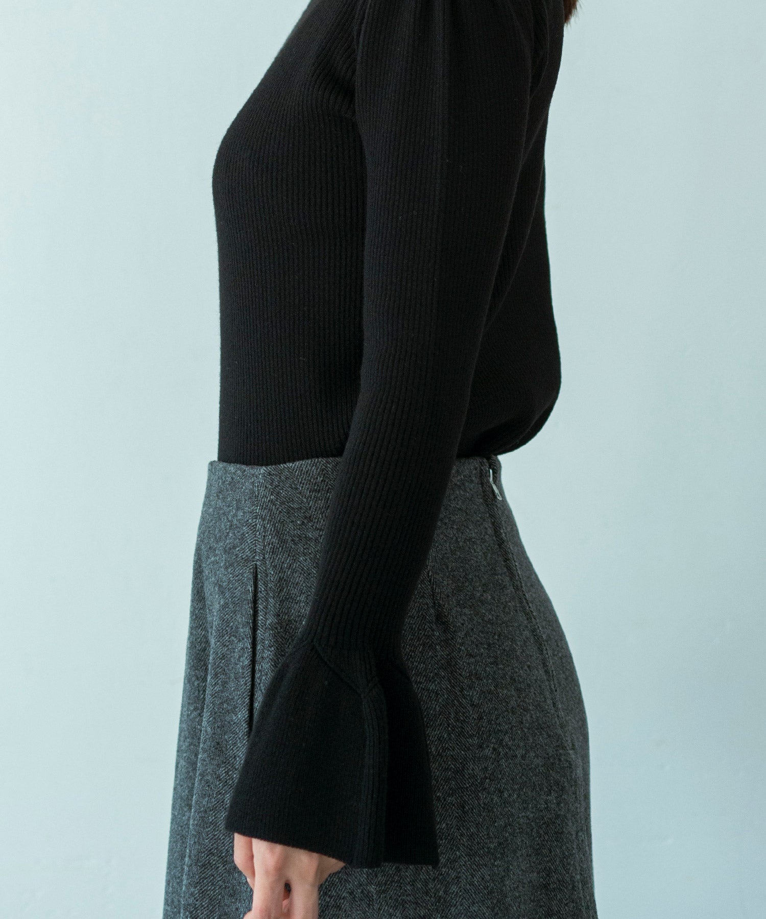 【11月下旬お届け予約商品】2WAYメロウハイネック衿付きニット