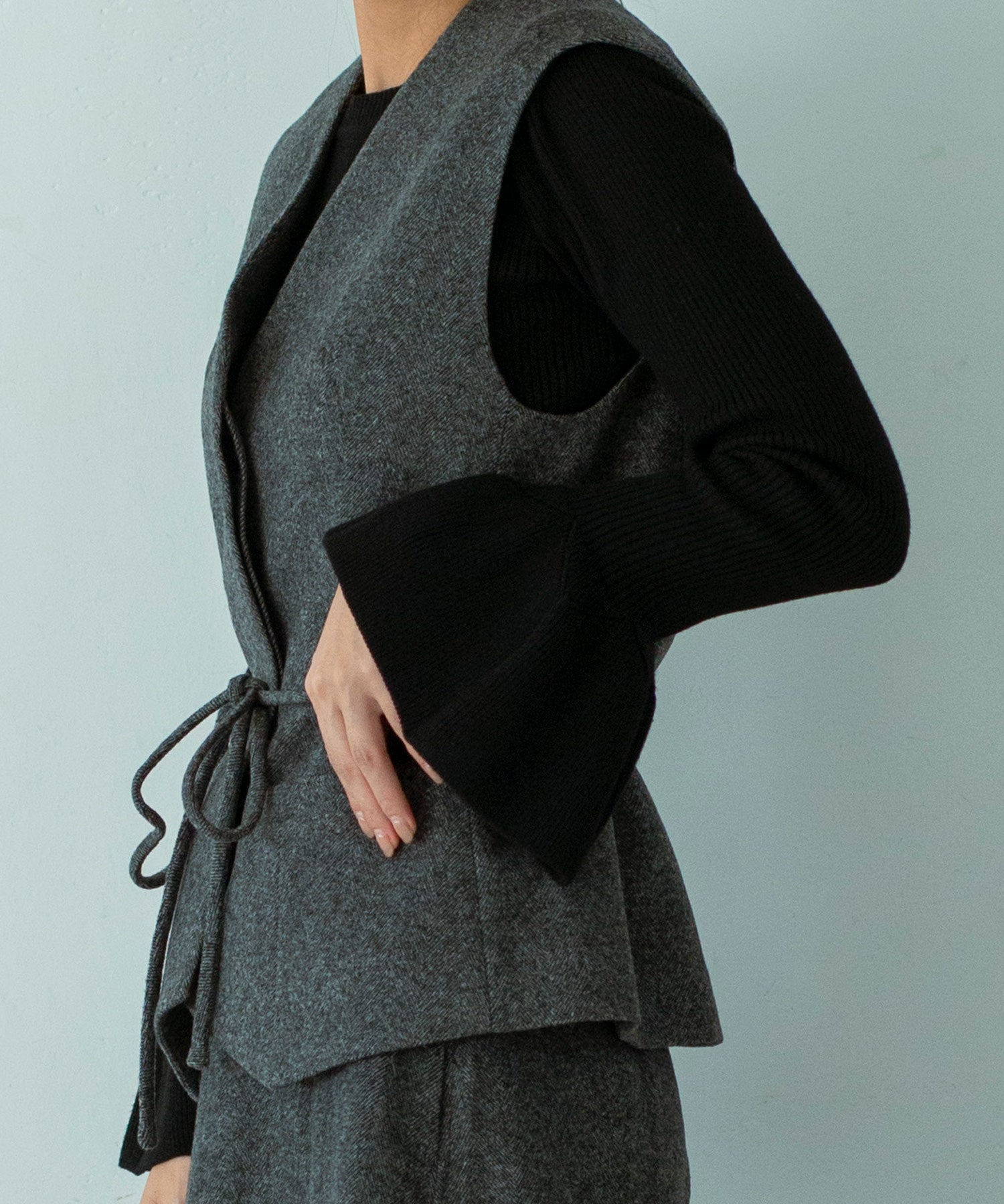 【11月下旬お届け予約商品】2WAYメロウハイネック衿付きニット