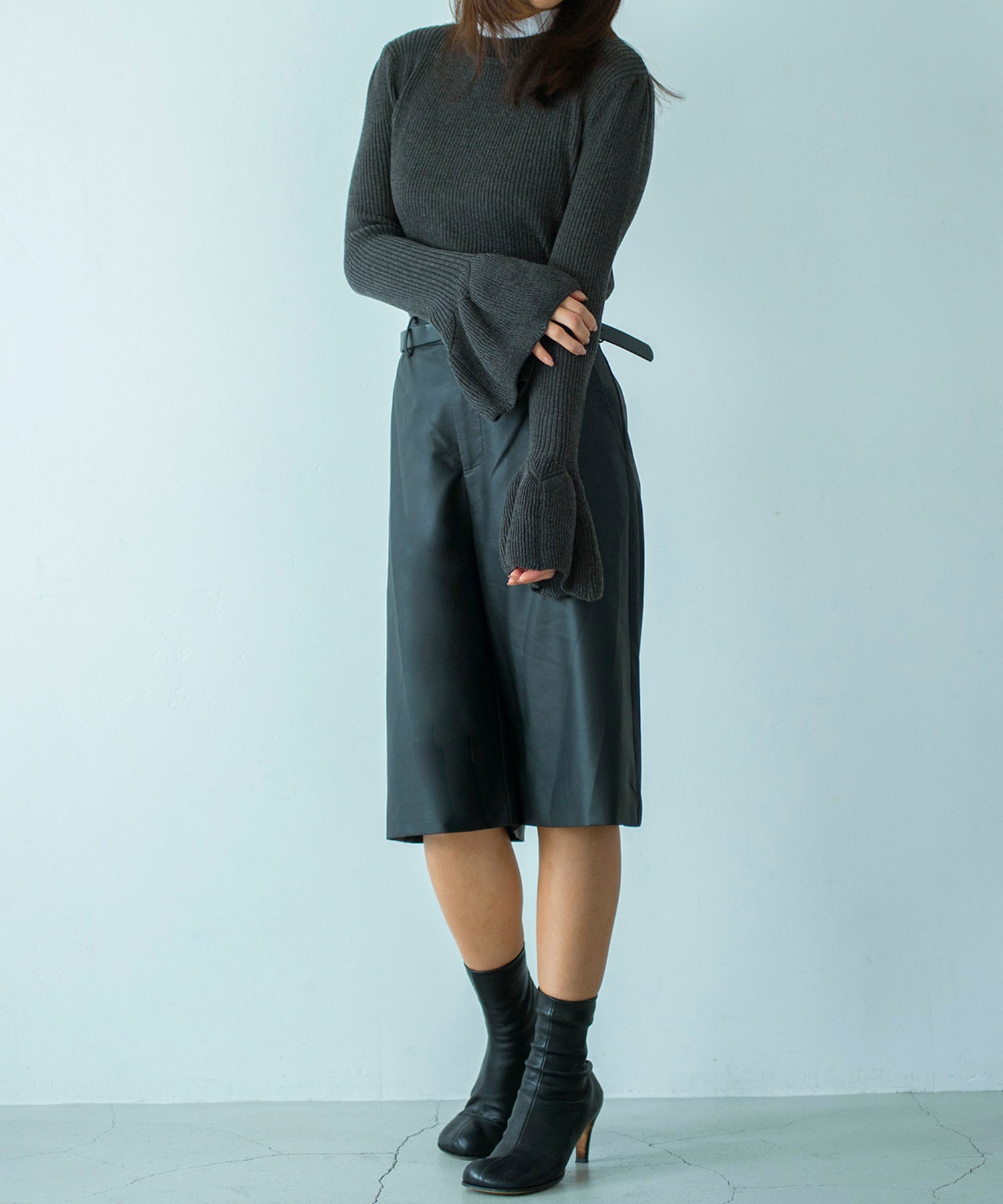 2WAYメロウハイネック衿付きニット