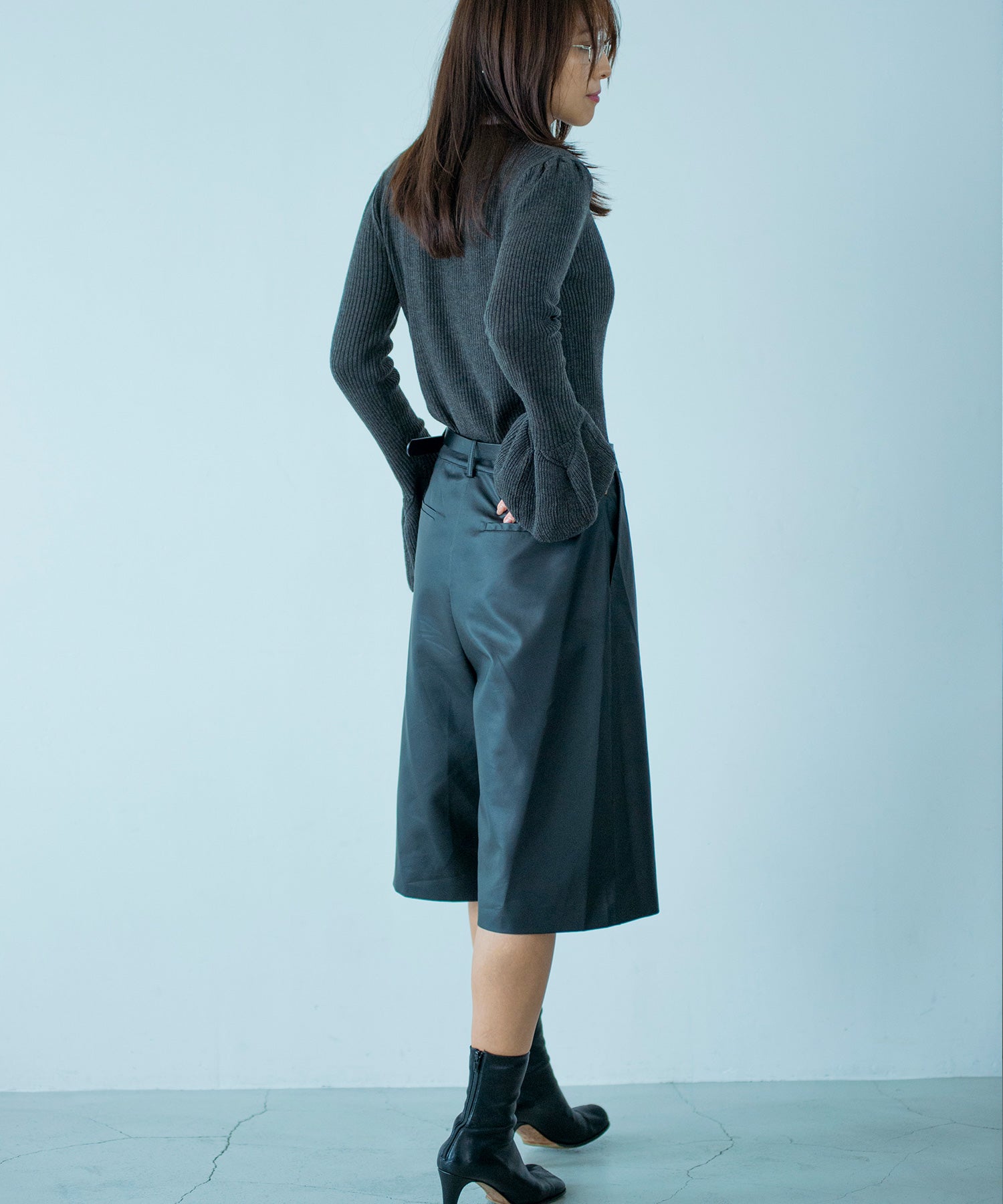 【11月下旬お届け予約商品】2WAYメロウハイネック衿付きニット