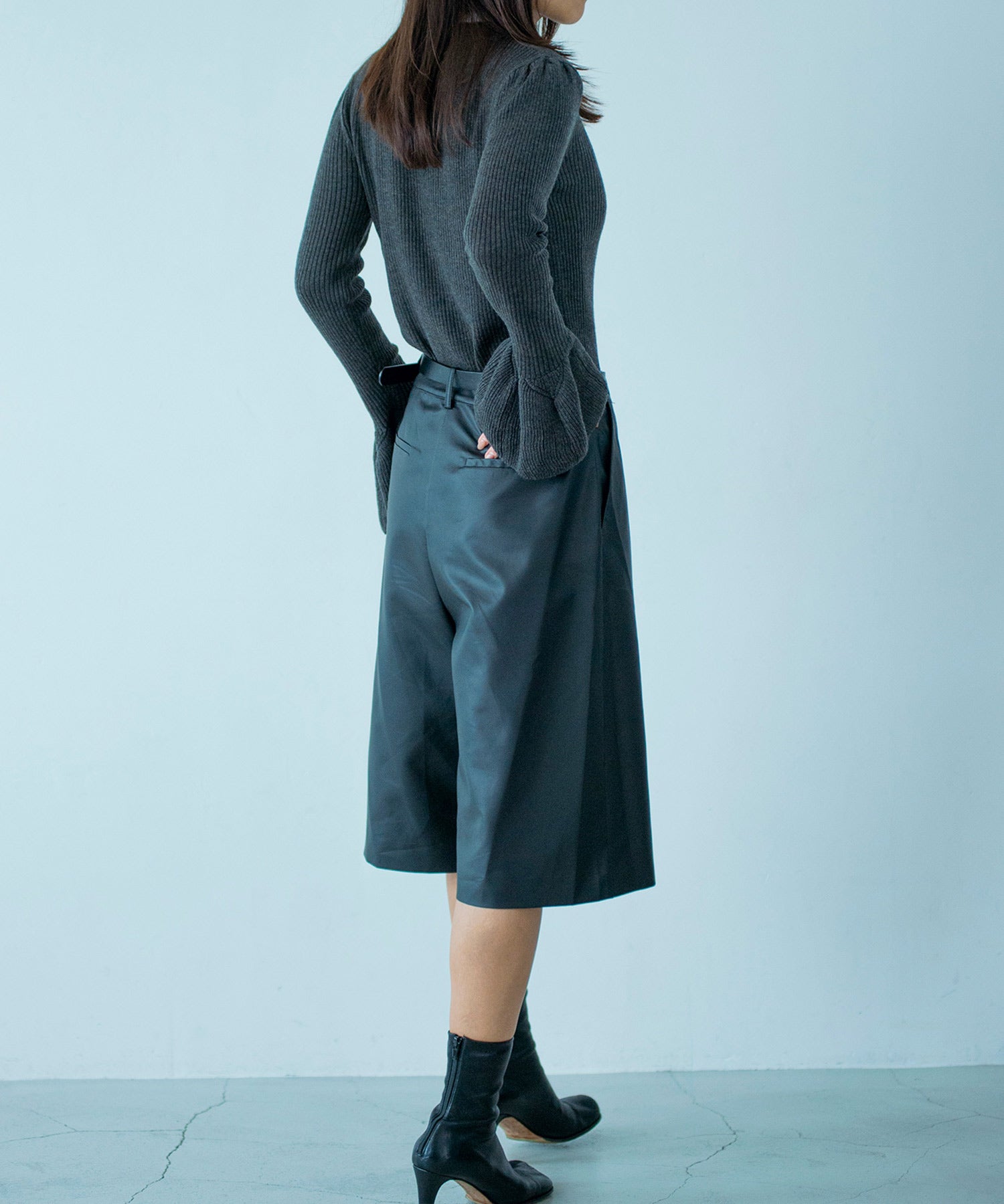 2WAYメロウハイネック衿付きニット