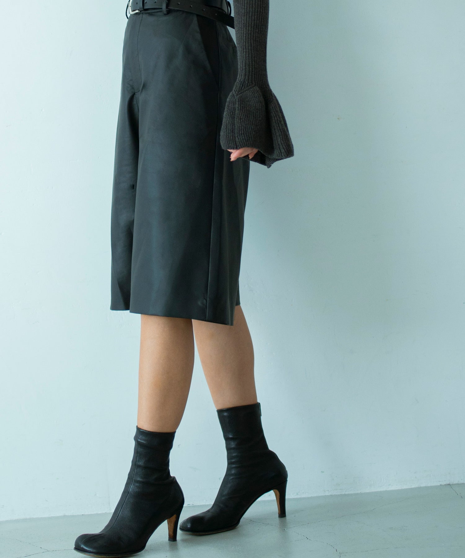 2WAYメロウハイネック衿付きニット