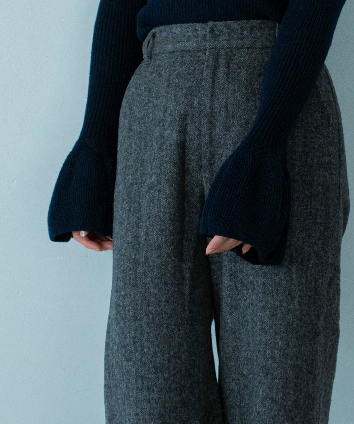 2WAYメロウハイネック衿付きニット