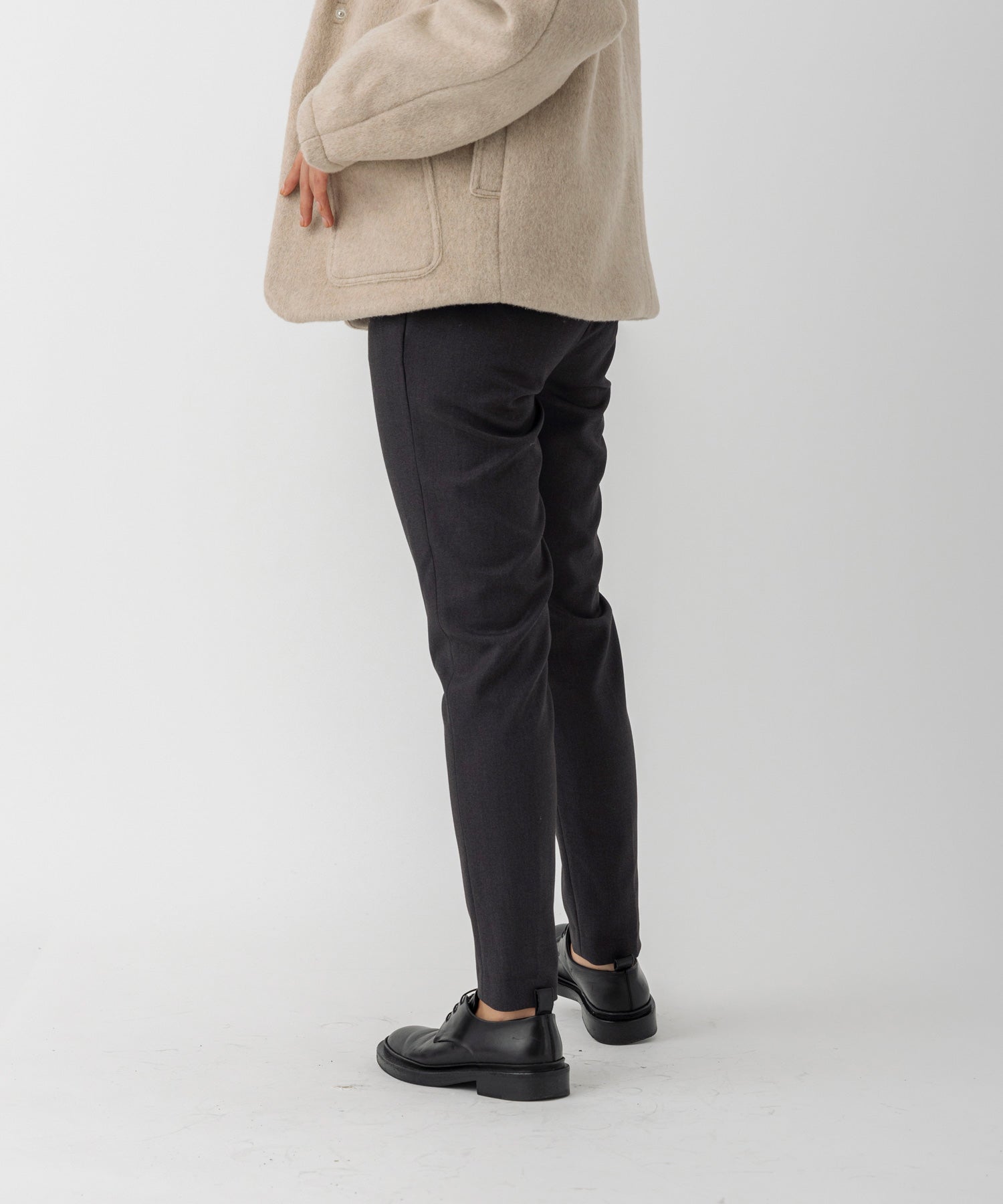 【10月上旬お届け予約商品】ストレッチテーパードパンツ