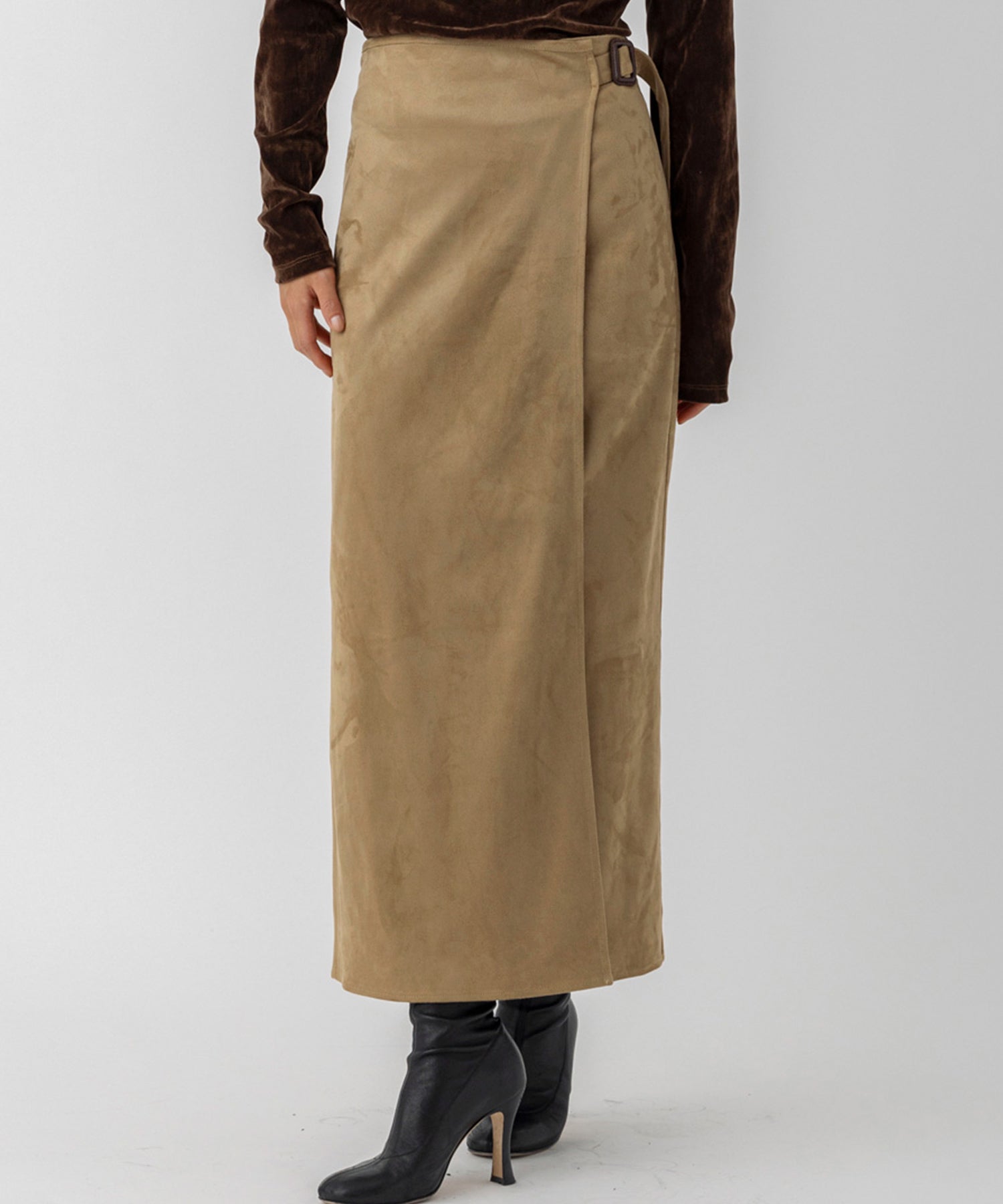 スエードラップタイトスカート