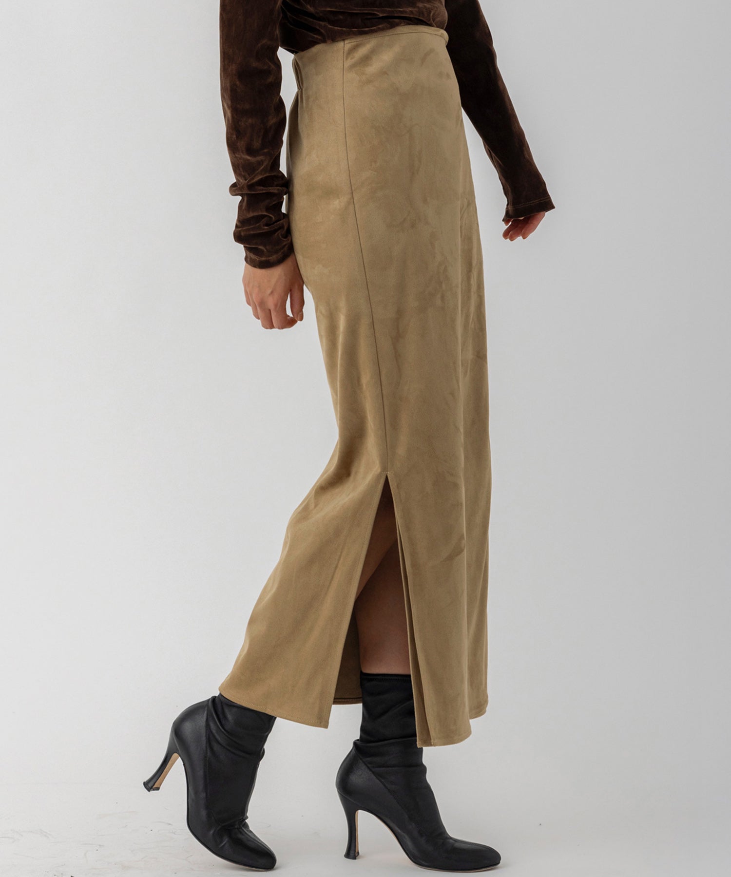 スエードラップタイトスカート