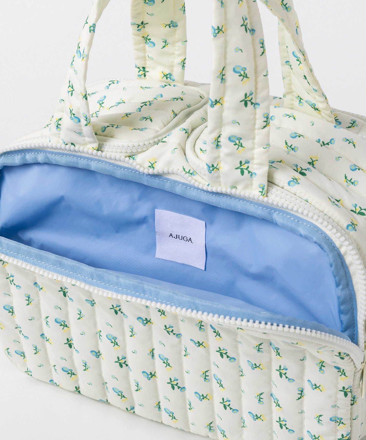 メニイウェイキルティングポーチ