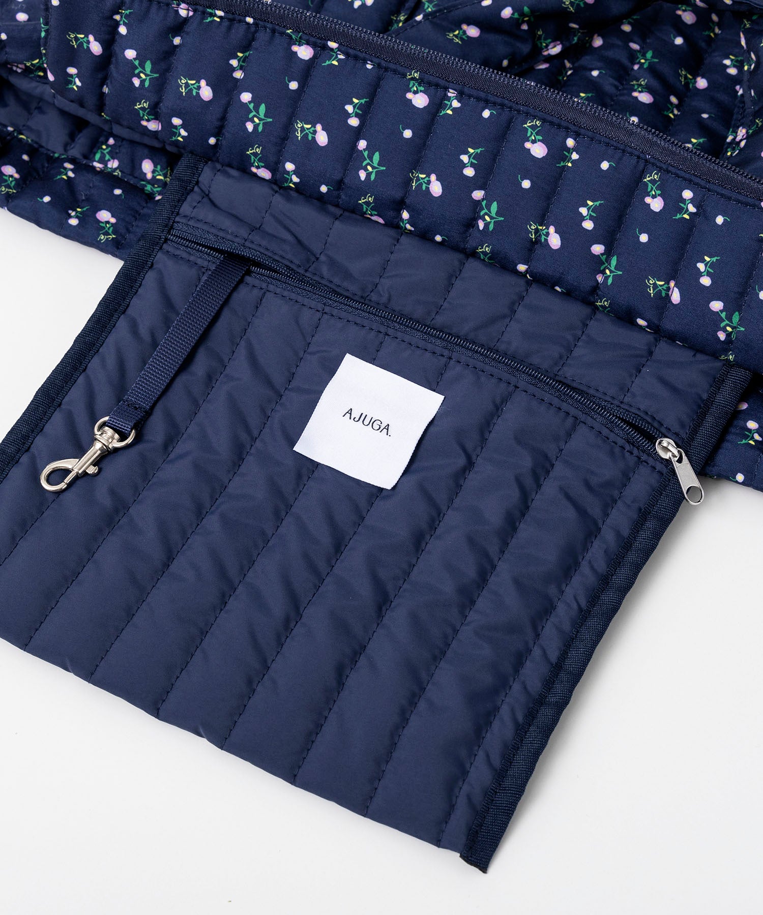 メルトキルティングトートバッグ