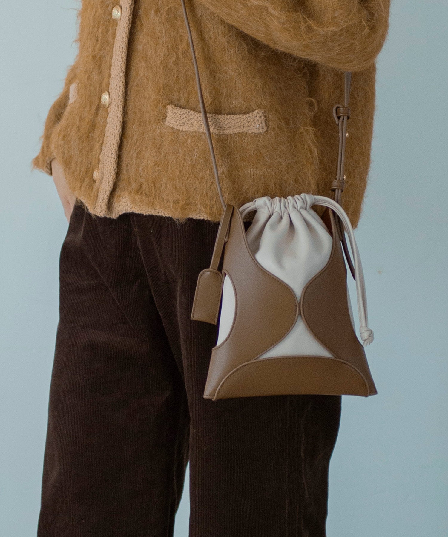 【12月上旬お届け予約商品】カットワークエコレザーショルダーバッグ