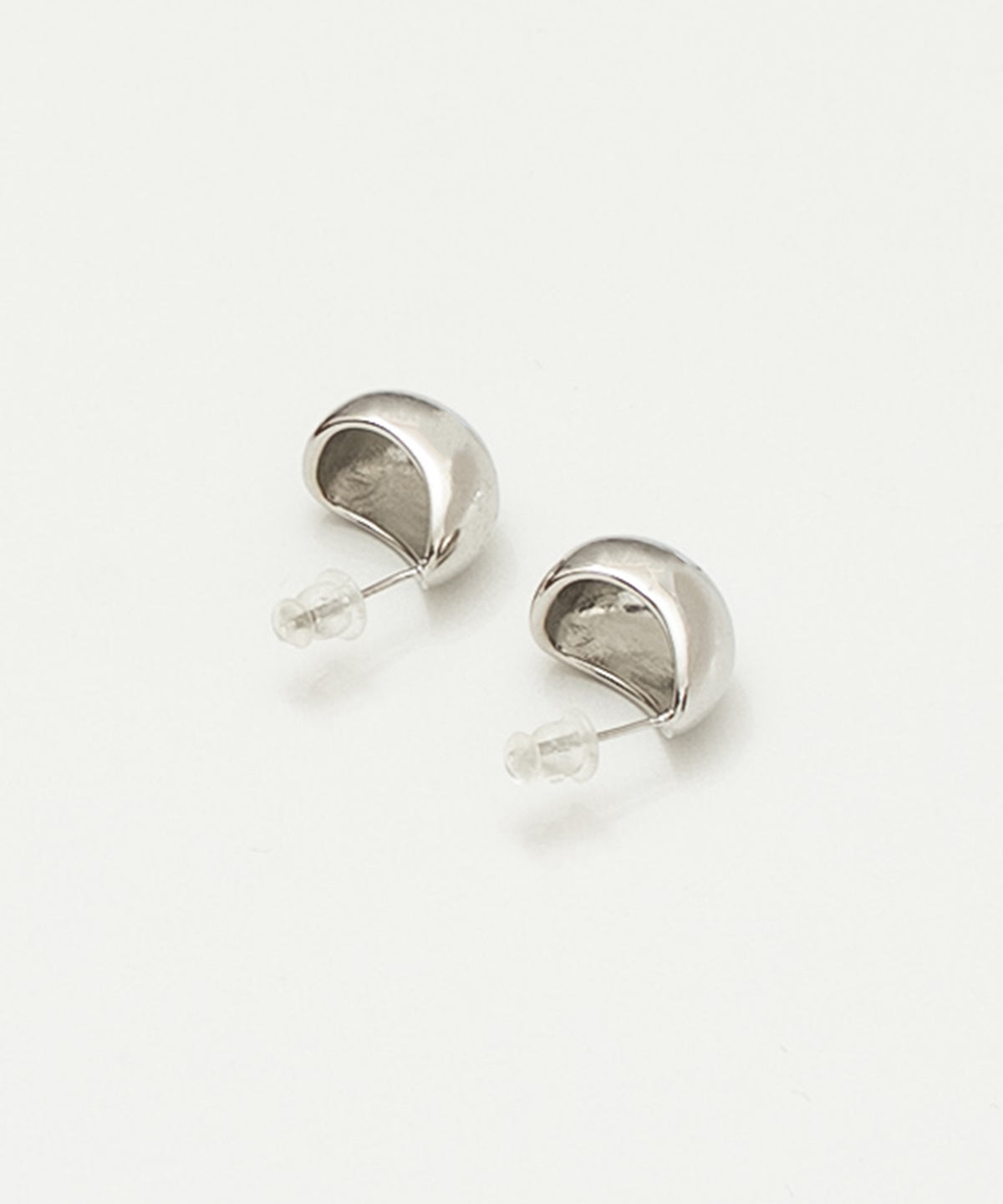 ボールドドームピアス