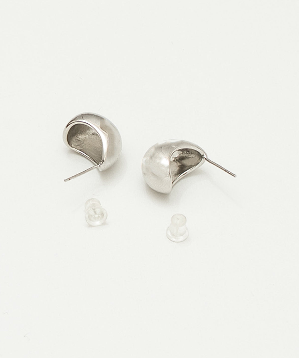 ボールドドームピアス