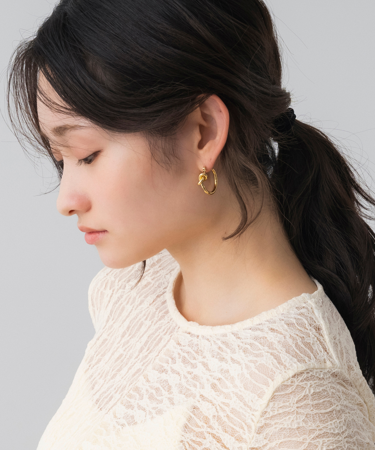 ノットアクセントフープピアス