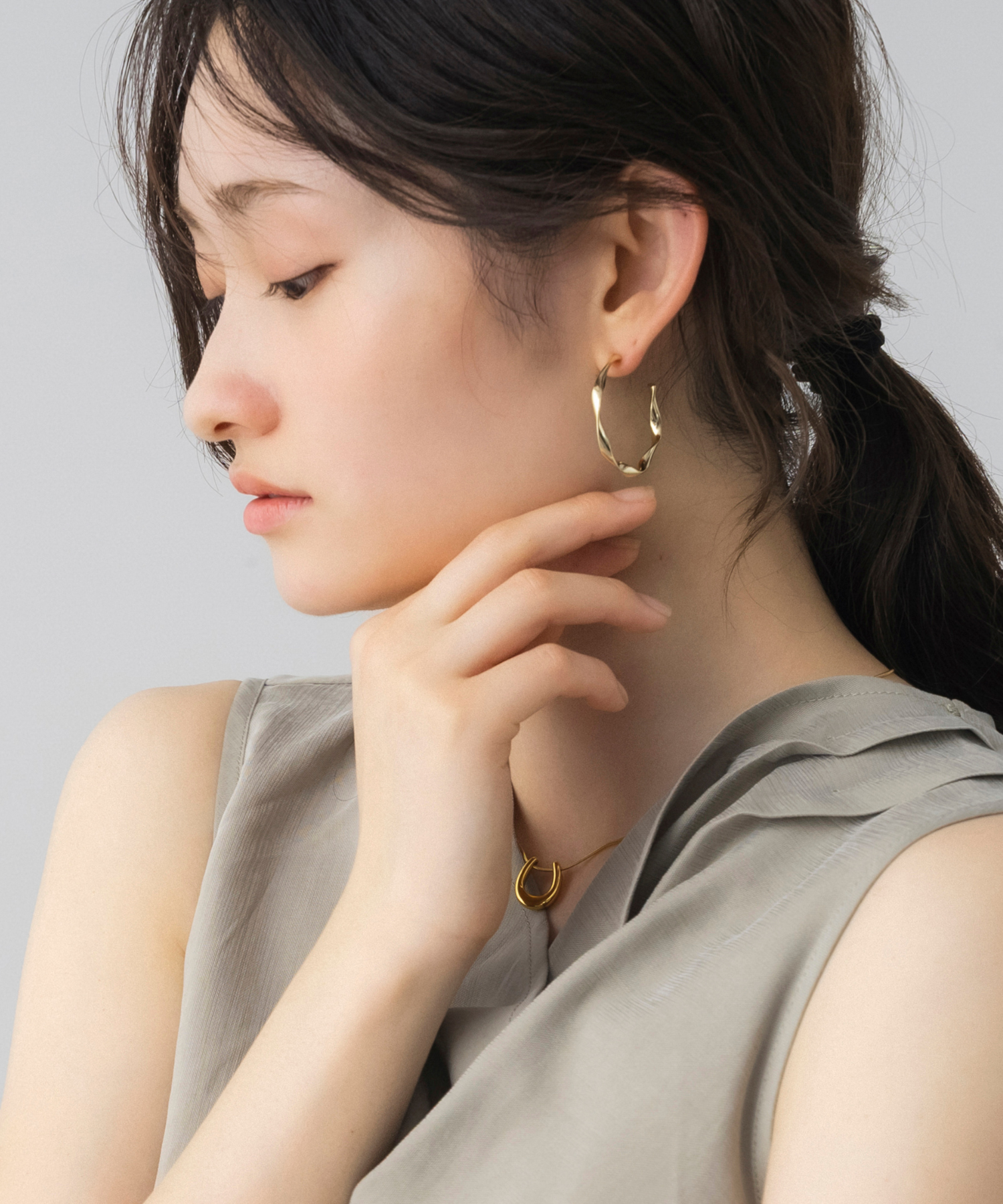 ツイストフープピアス