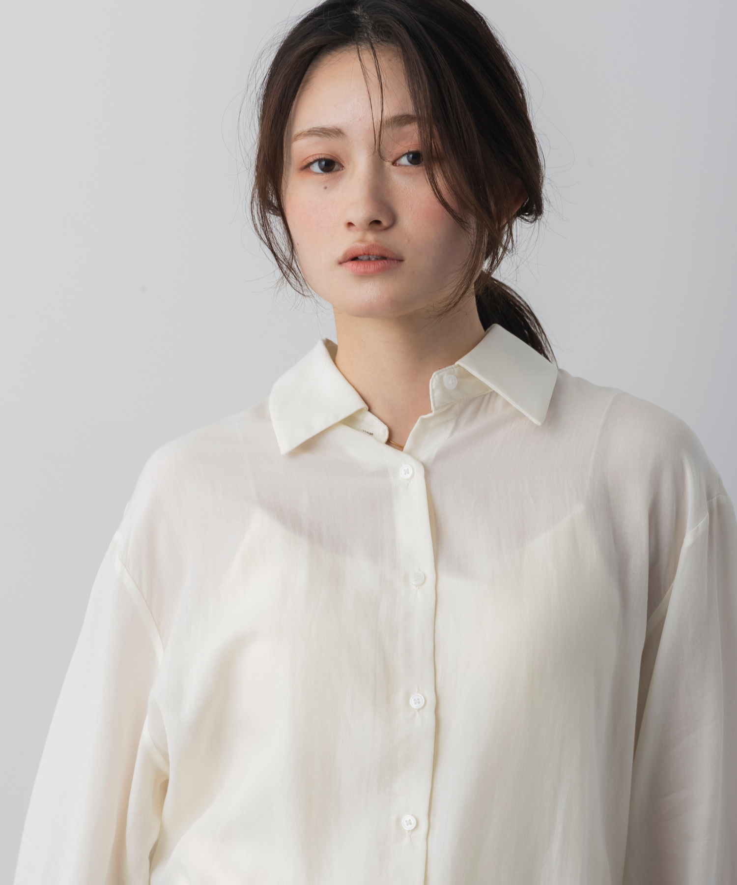 【6月下旬お届け】バックレースレイヤードシャツ