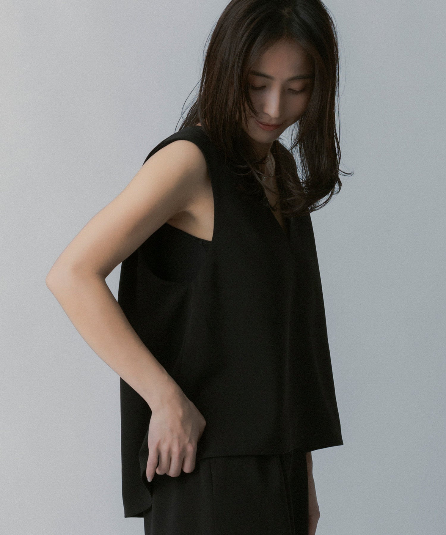 イージーレイヤードVネックジレ【セレモニー/オケージョン】