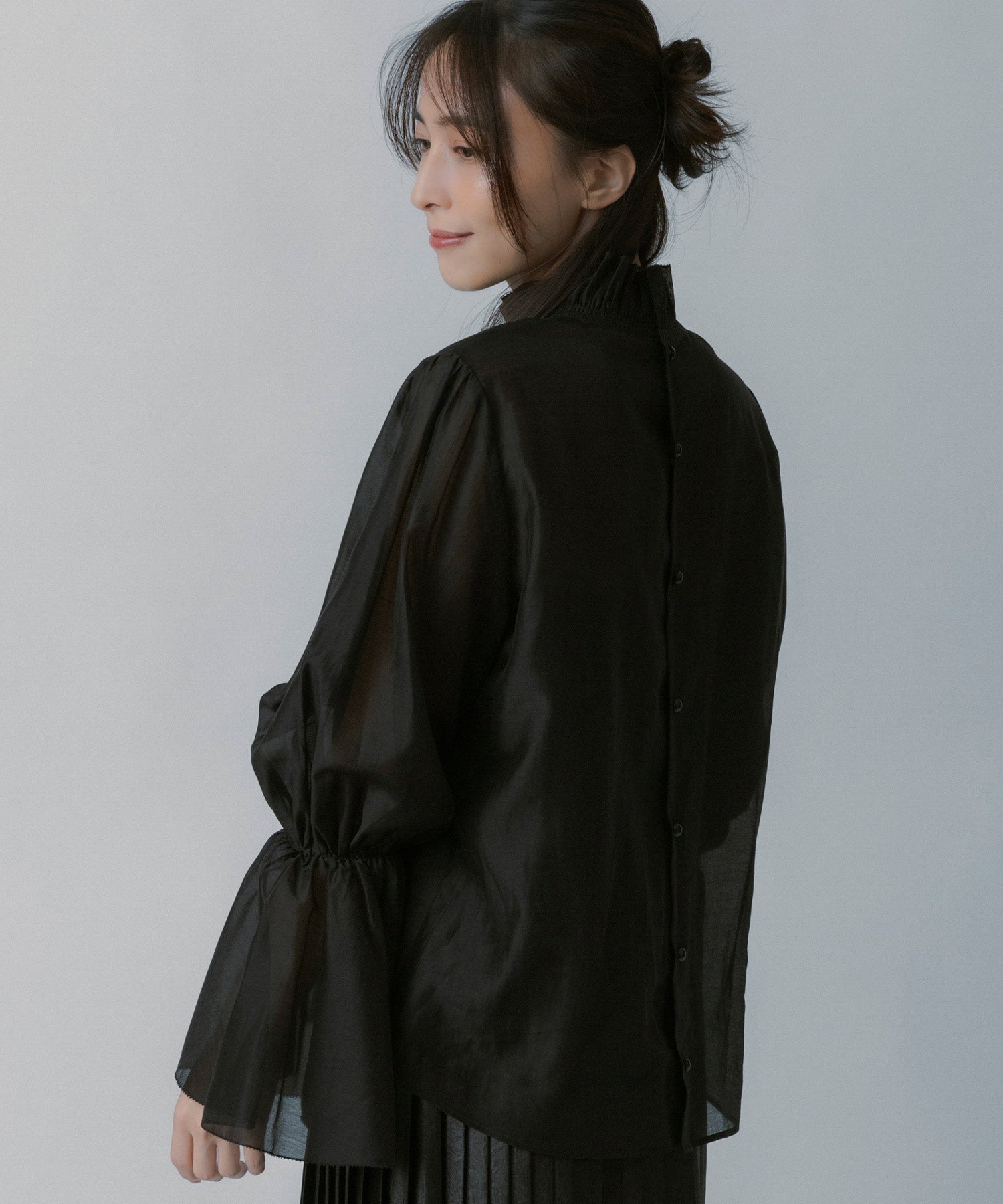 フレアスリーブ スタンドネックシアーブラウス【セレモニー